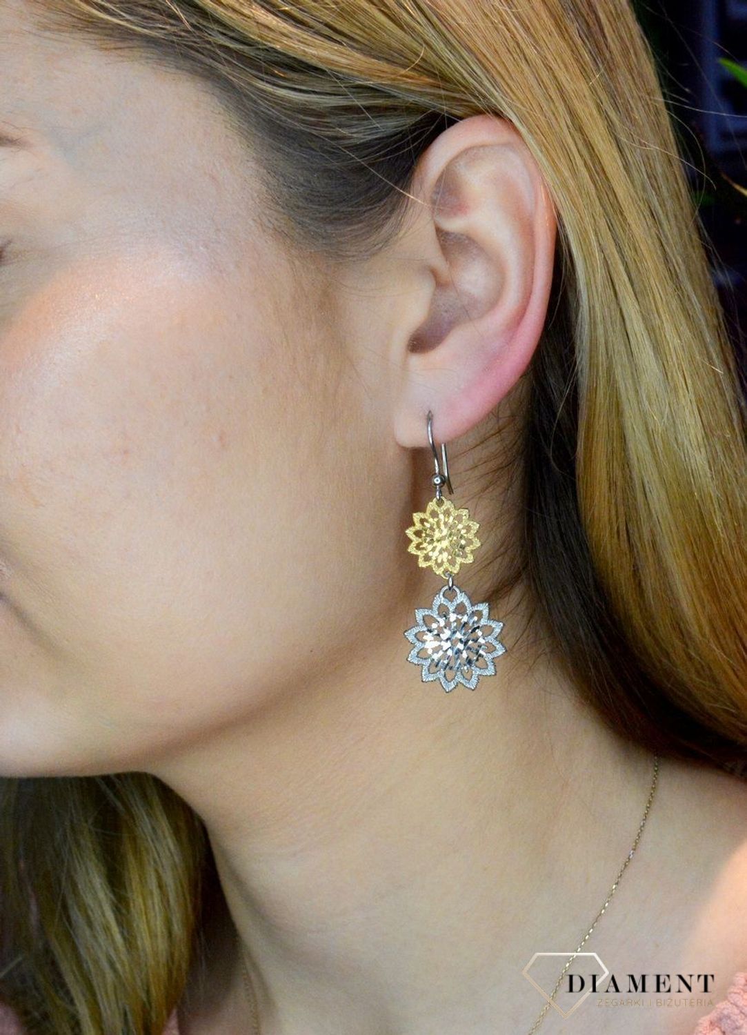 Kolczyki srebrne  Dwukolorowe, ażurowe kwiatki  925 AR012-9184.jpg