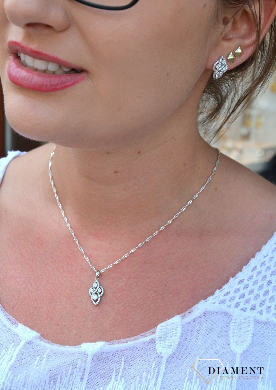 Srebrne kolczyki wzorzyste z cyrkonią AR013-2614.jpg