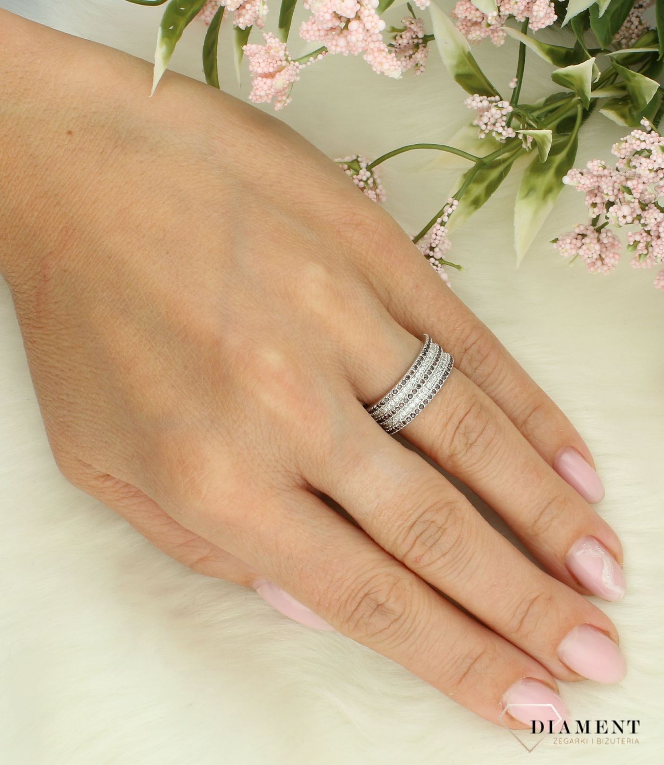 Srebrny pierścionek damski 925 szeroka obrączka z brązowymi cyrkoniami AR013-2781. Srebrny pierścionek damski. Pierścionek srebrny na prezent. Pierścionek ze srebra z cyrkoniami.5.jpg