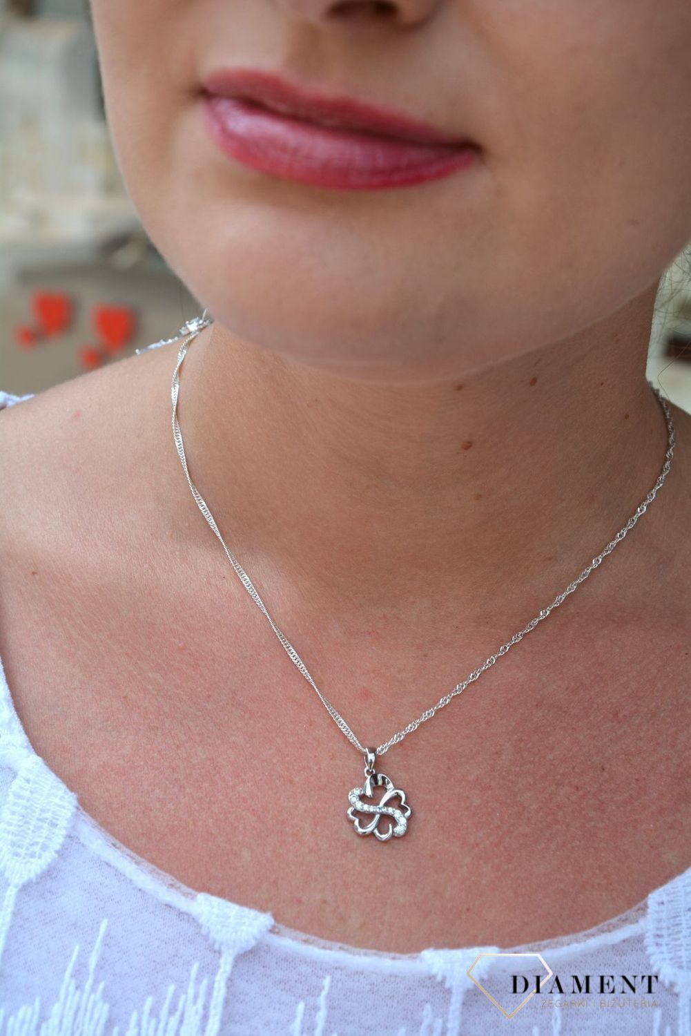 Zawieszka srebrna koniczynka z cyrkoniami AR013-5843.jpg