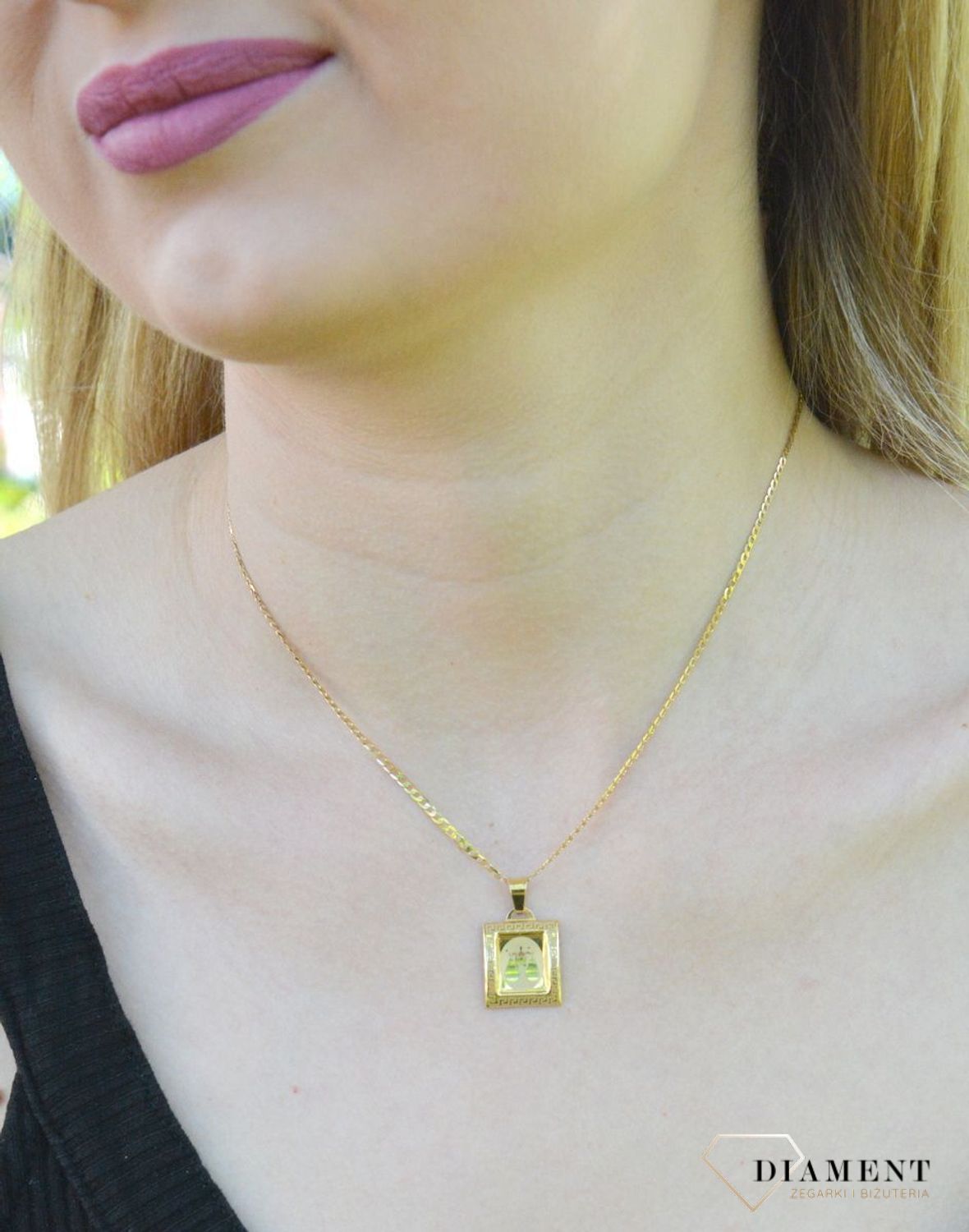 Złota zawieszka 585 znak zodiaku Waga AR18-184. Zawieszka została wykonana ze złota próby 585. Zawieszka będzie pięknym prezentem dla bliskiej osoby spod znaku wagi. W naszej ofercie dostępne są także naszyjniki i zawieszki z.jpg