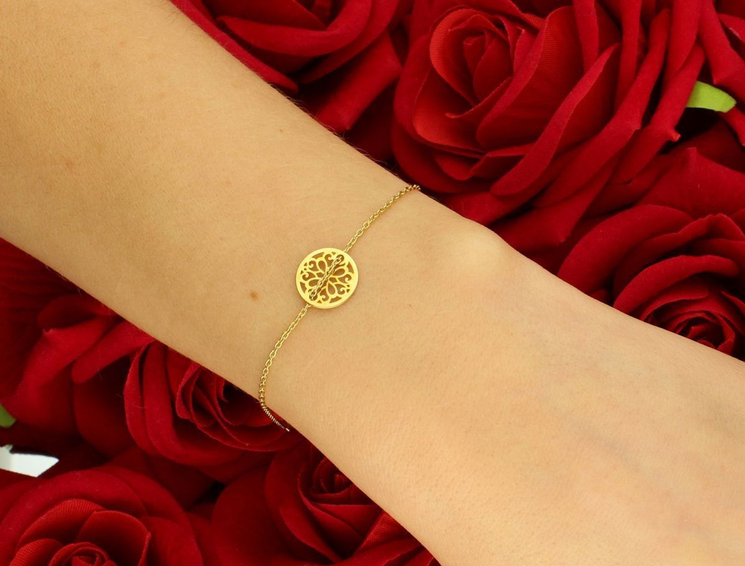 Bransoletka złota celebrytka ażurowe kółeczko pr 333 AR521-6542 Złota bransoletka wykonana z 8 karatowego żółtego złota. Złota biżuteria w oryginalnej formie z ażurowym kółeczkiem.1.jpg