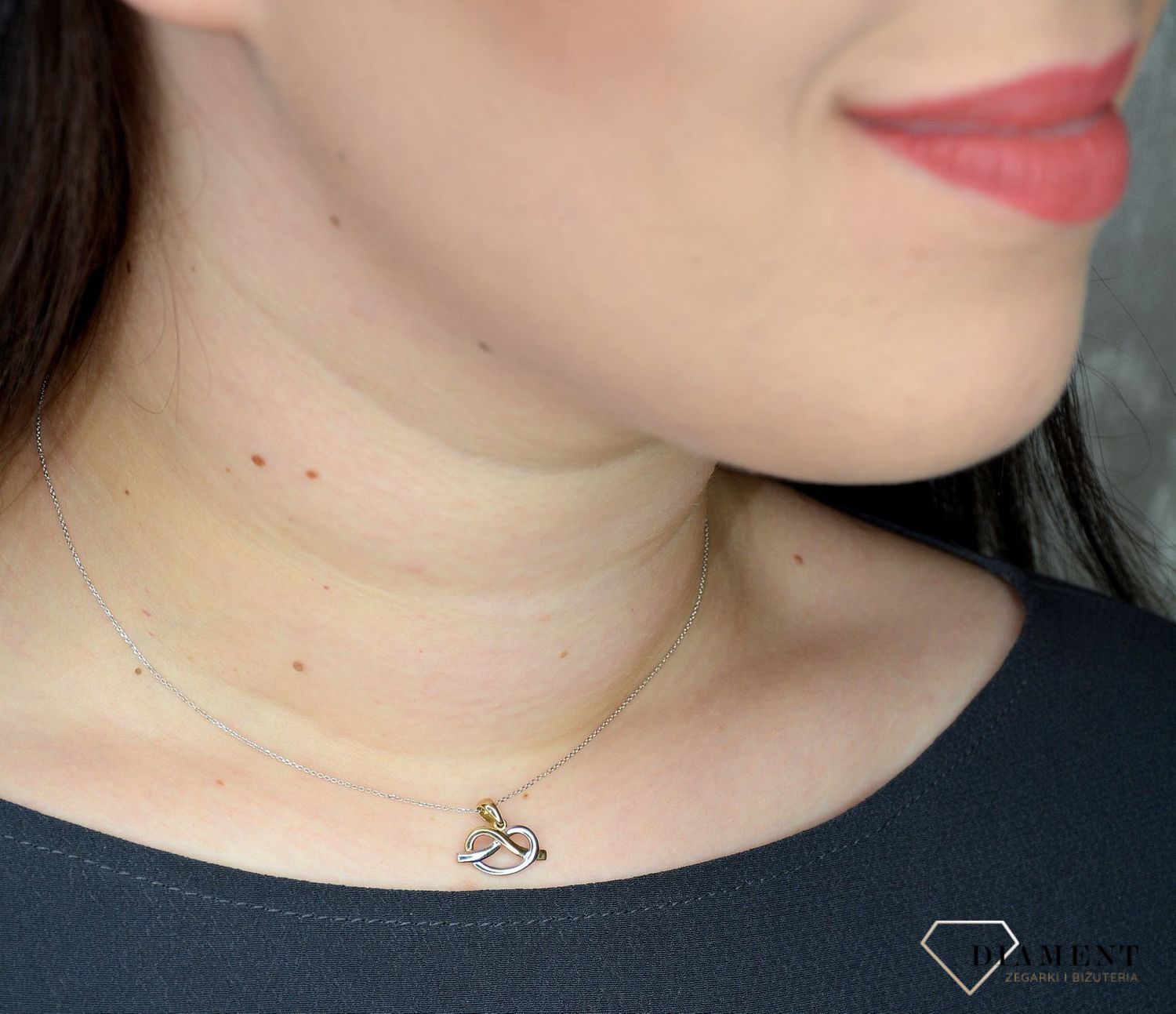 Złota zawieszka 333 supeł żółte i białe złoto AR522-0219.jpg