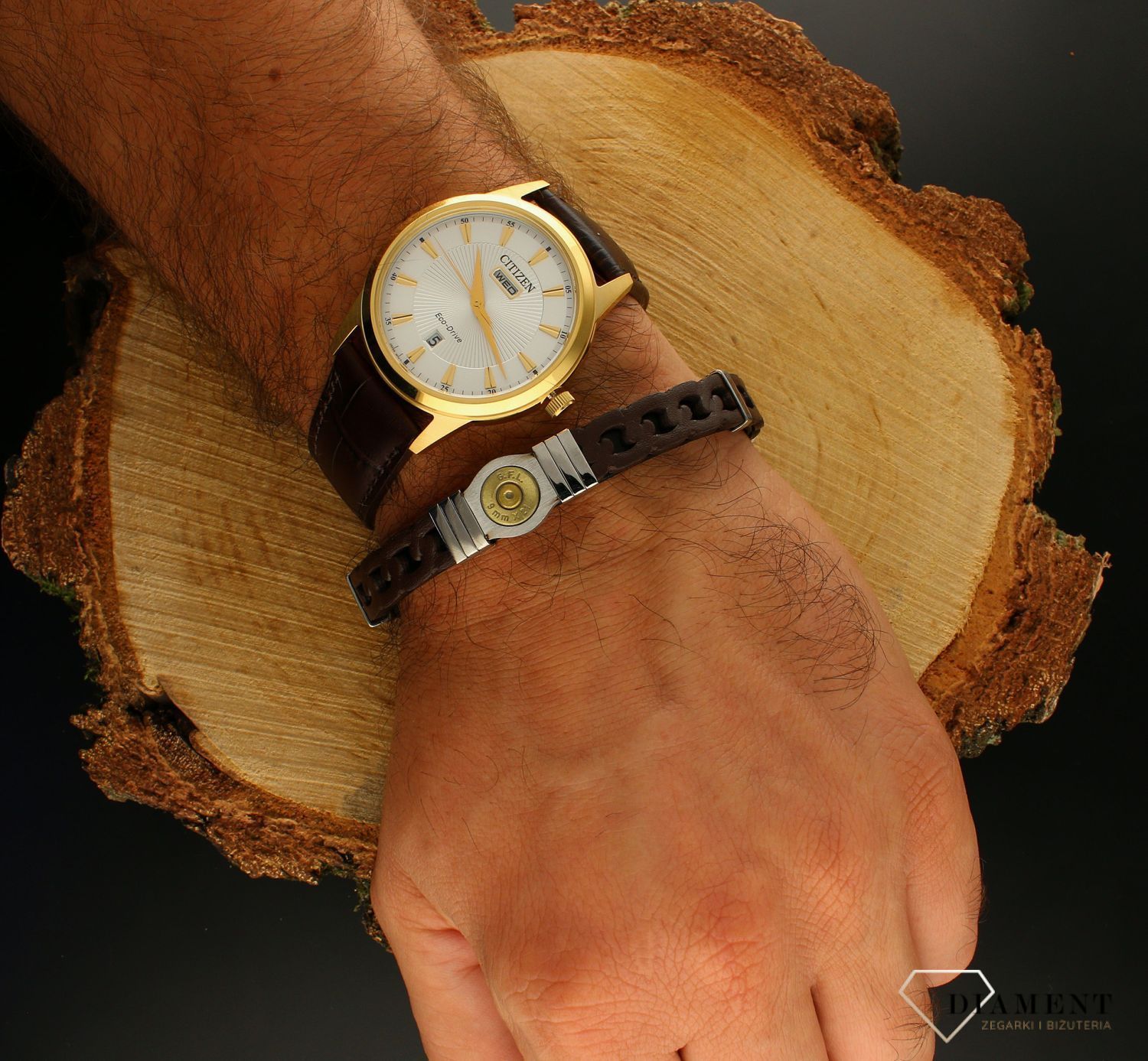 Zegarek męski Citizen AW0102-13AE Eco Drive. Zegarek męski Citizen AW0102-13AE Eco Drive jest to zegarek, w których wykorzystano innowacyjna technologie Eco – Drive, wykorzystuje on różne źródła energii, przez co jest przy.jpg