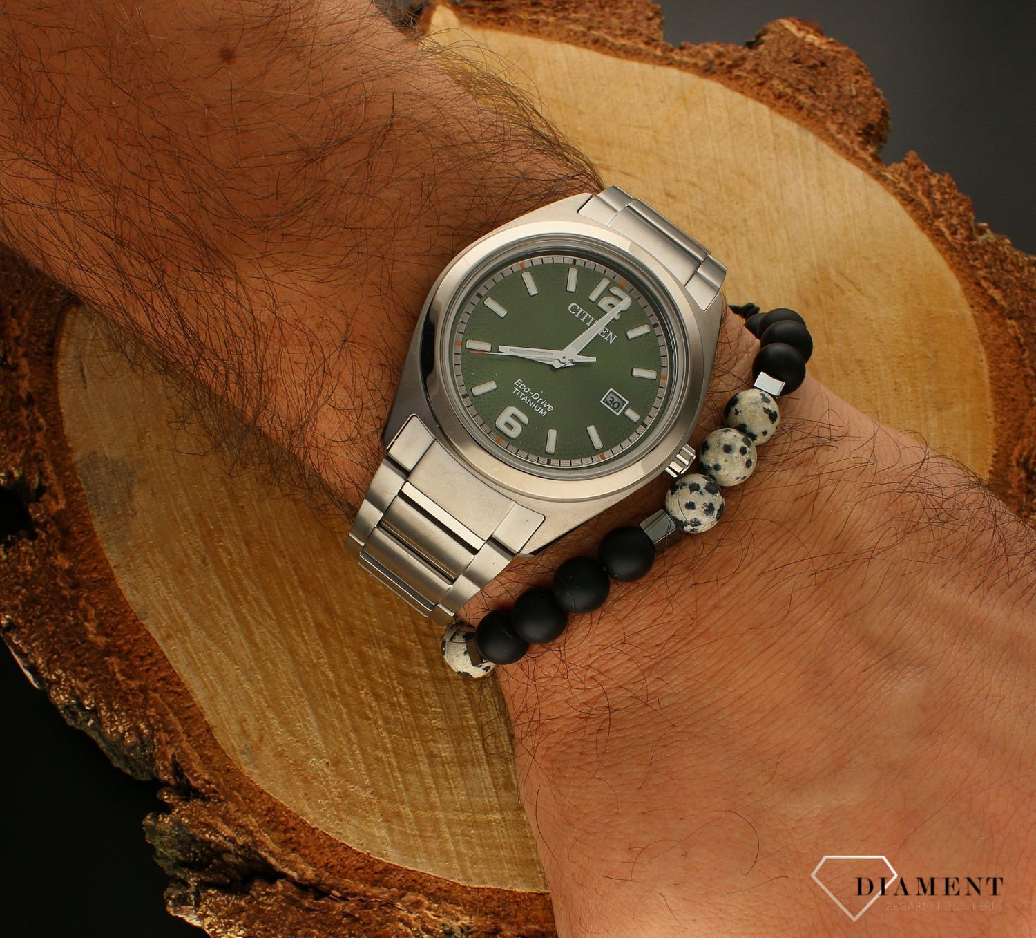 Zegarek męski Citizen Super Titanium AW1641-81X. Zegarek z zieloną tarczą. Zegarek tytanowy. Zegarek męski na bransolecie. Męski zegarek tytanowy. Zegarek Eco-Drive..jpg