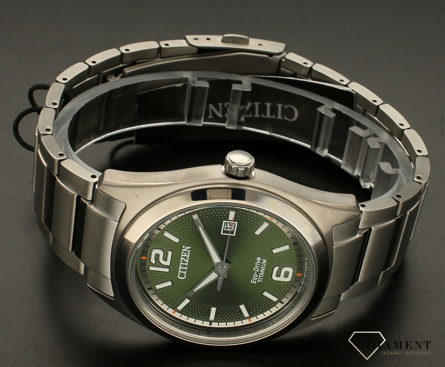 Zegarek męski Citizen Super Titanium AW1641-81X. Zegarek z zieloną tarczą. Zegarek tytanowy. Zegarek męski na bransolecie. Męski zegarek tytanowy. Zegarek Eco-Drive..jpg