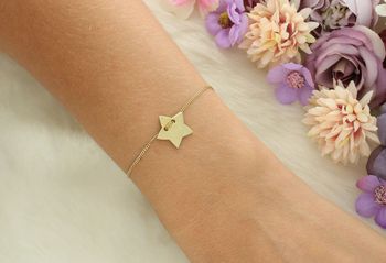 Pozłacana bransoletka celebrytka ze srebra próby 925 z zawieszką w kształcie gwiazdki (1,4 cm). Długość 16 + 3 cm, wygodne zapięcie na karabińczyk. Stylowa i subtelna biżuteria.2.jpg