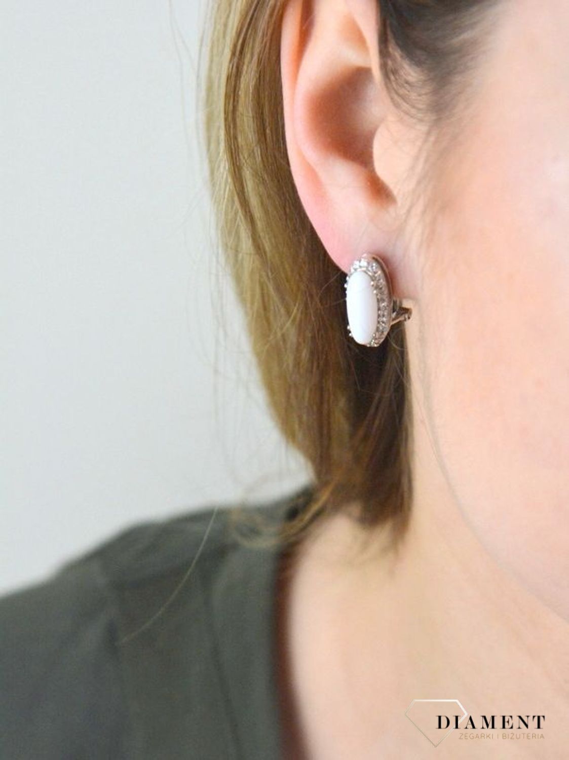 Kolczyki srebrne 'Biała klasyka' 925 AZK000000-169.jpg