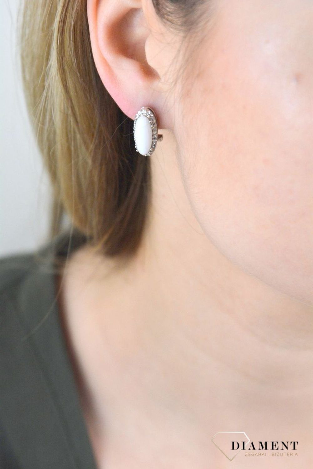 Kolczyki srebrne 'Biała klasyka' 925 AZK000000-169.jpg