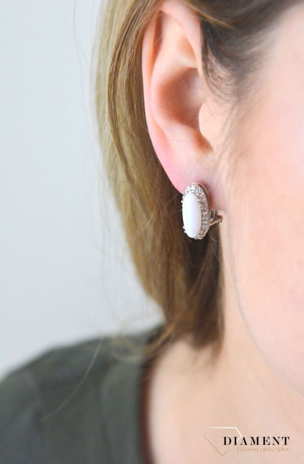 Kolczyki srebrne 'Biała klasyka' 925 AZK000000-169.jpg