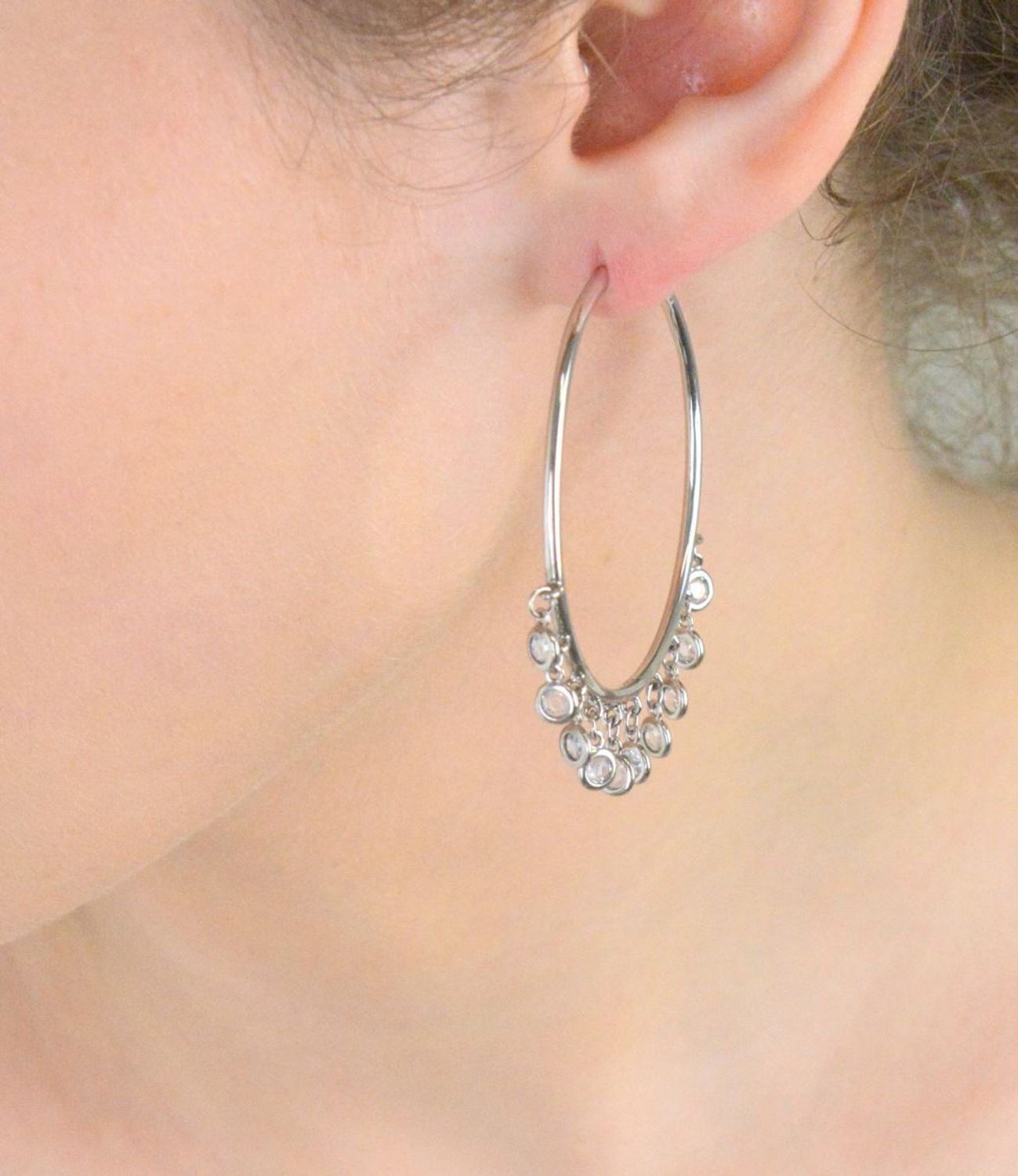 Kolczyki kółka srebrne z wiszącymi cyrkoniami AZK000000-345.jpg