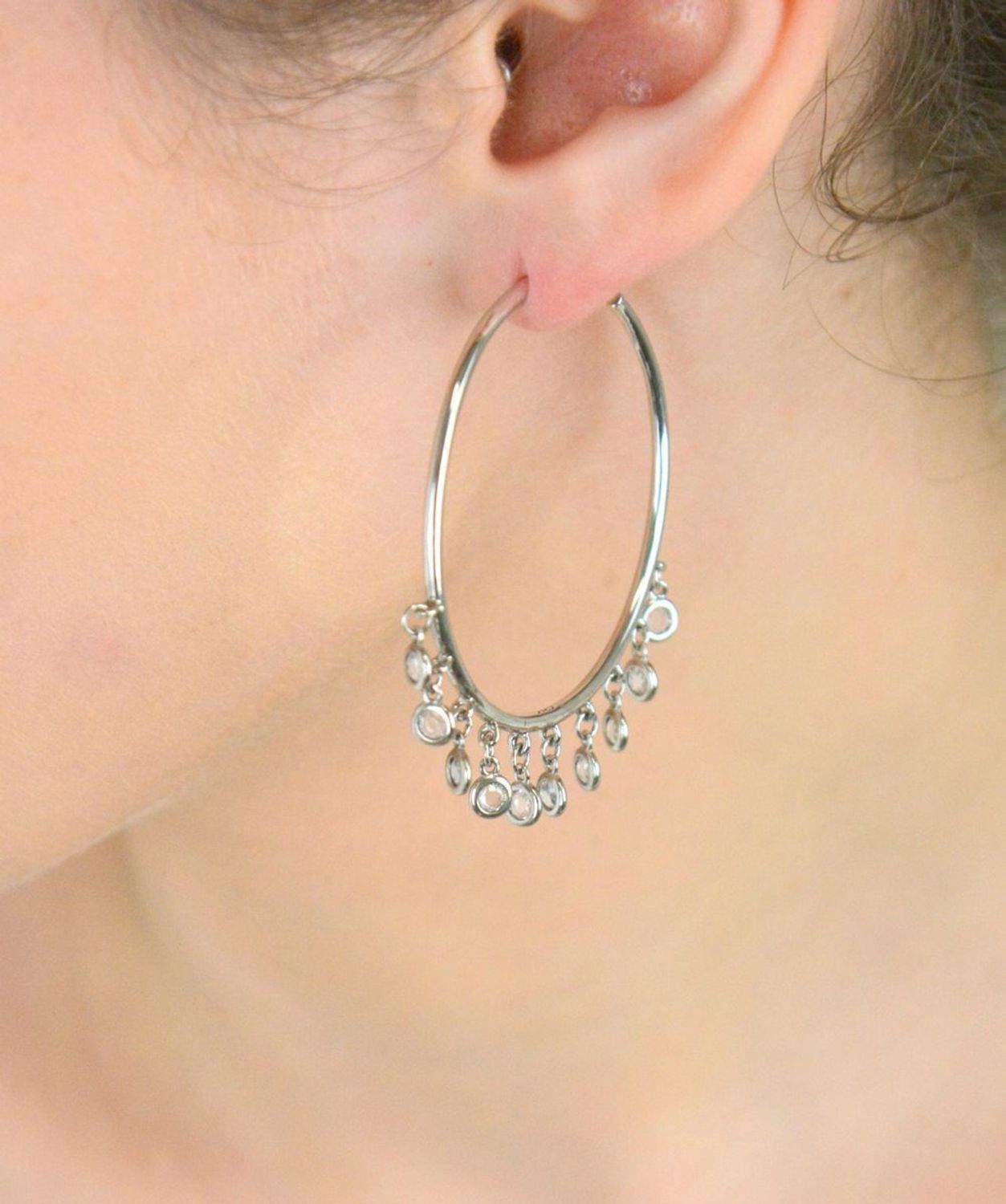 Kolczyki kółka srebrne z wiszącymi cyrkoniami AZK000000-345.jpg