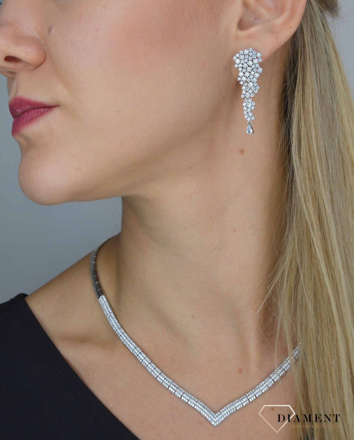 Srebrne kolczyki wiszące z cyrkoniami 925 AZK000000-477.jpg