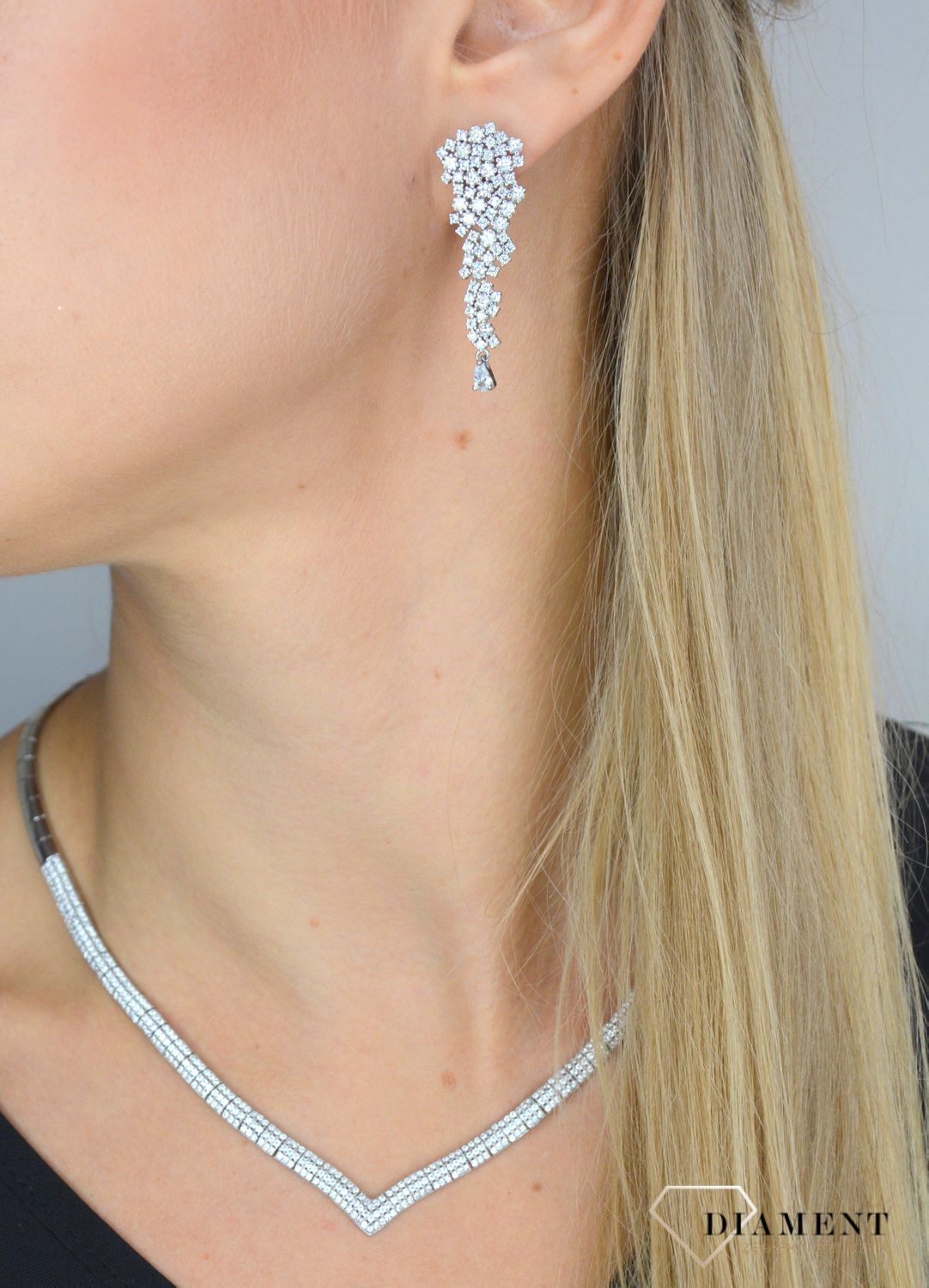 Srebrne kolczyki wiszące z cyrkoniami 925 AZK000000-477.jpg