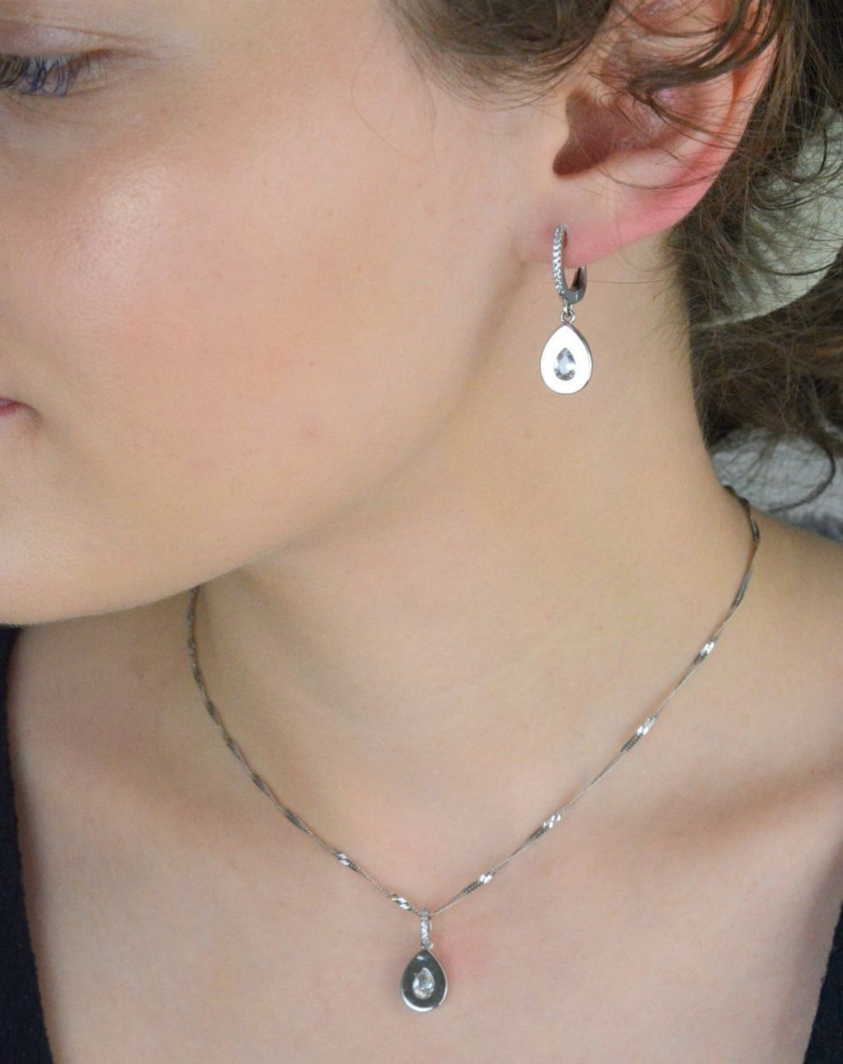 Kolczyki damskie wiszące łezka z cyrkoniami próba 925, AZK000000-509.jpg