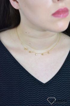 Srebrny naszyjnik celebrytka choker z cyrkoniami AZN000000-585. Model naszyjnika został ozdobiony srebrnymi cyrkoniami w pozłacanej oprawie (2).JPG