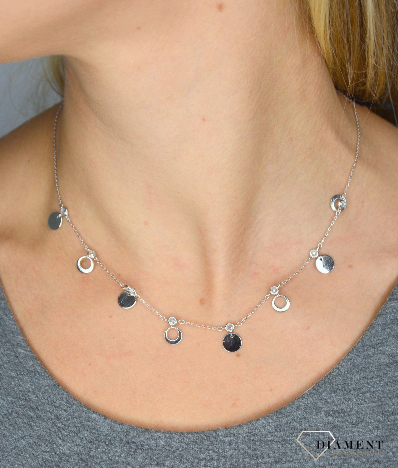 Naszyjnik srebrny damski celebrytka z kółkami i cyrkonią AZN000000-586v.jpg