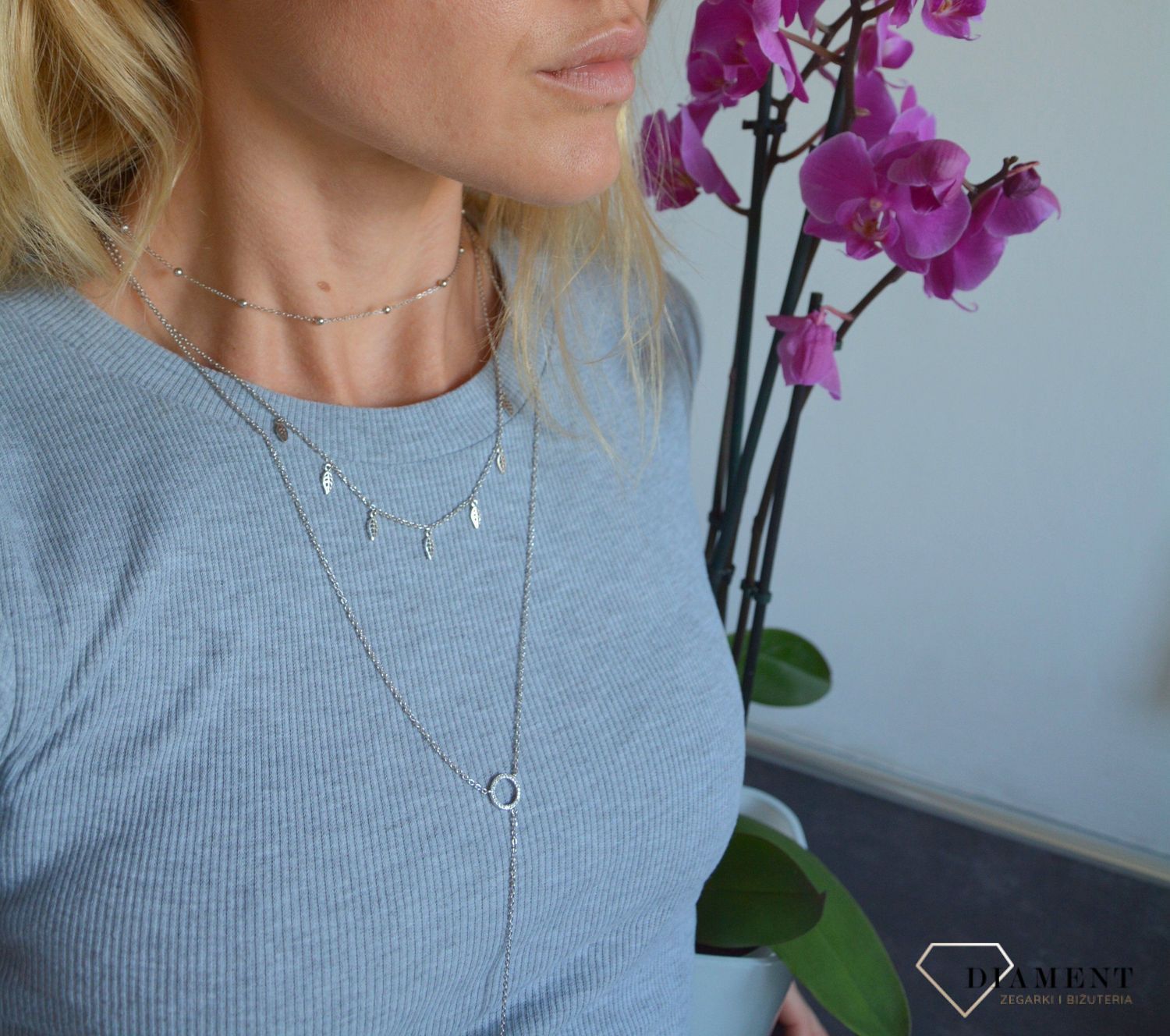 Srebrny naszyjnik potrójny z zawieszkami AZN000000-592.jpg