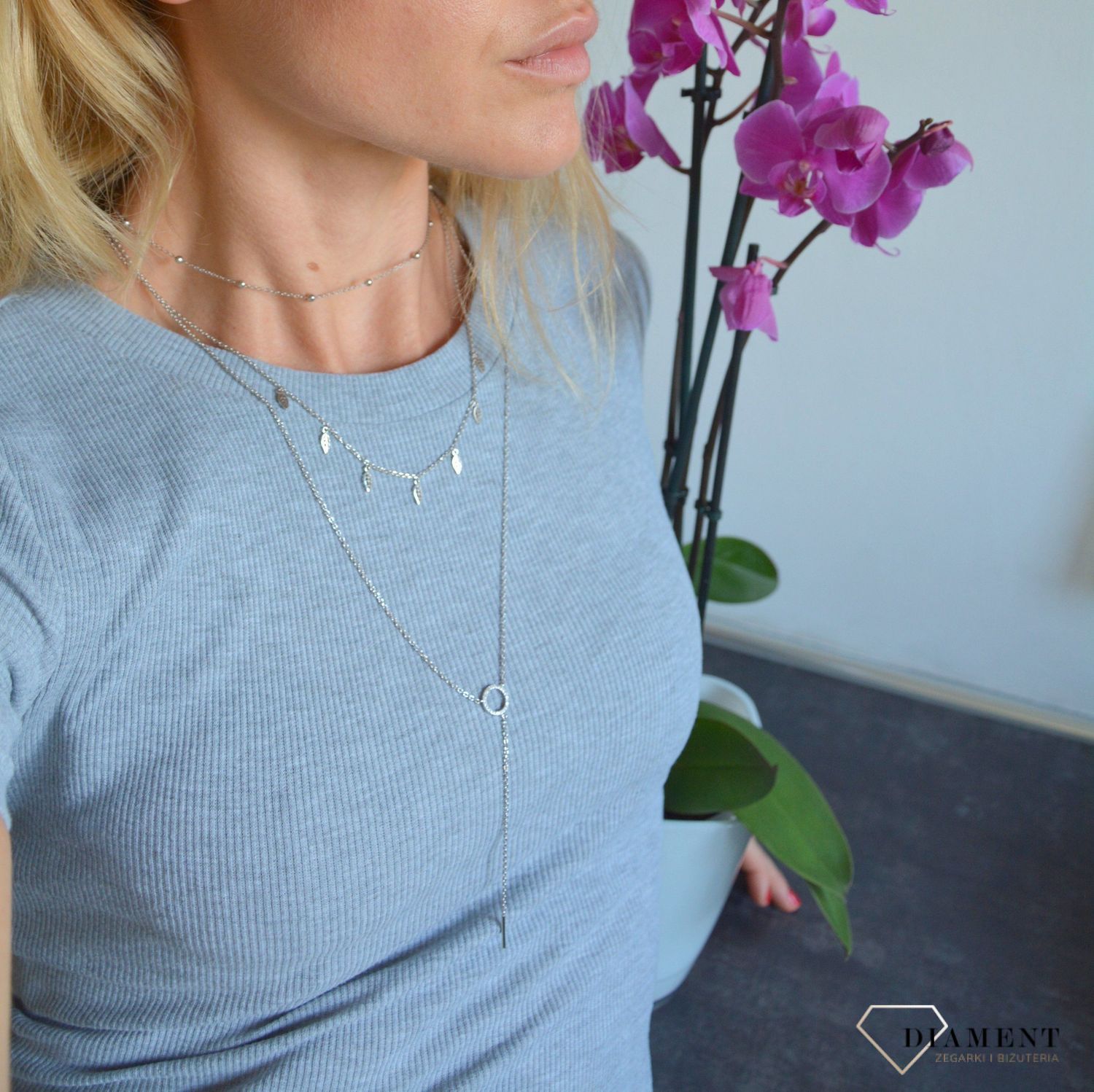 Srebrny naszyjnik potrójny z zawieszkami AZN000000-592.jpg