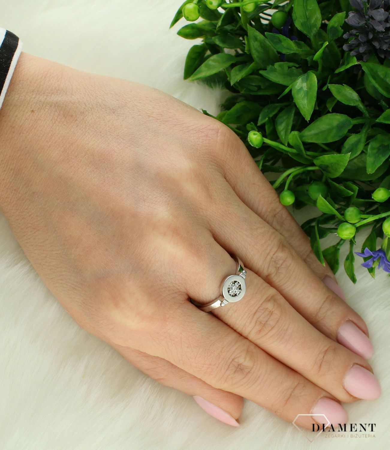Srebrny pierścionek damski 925 z okrągłym oczkiem rozmiar 19 AZP000000-023 (2).jpg