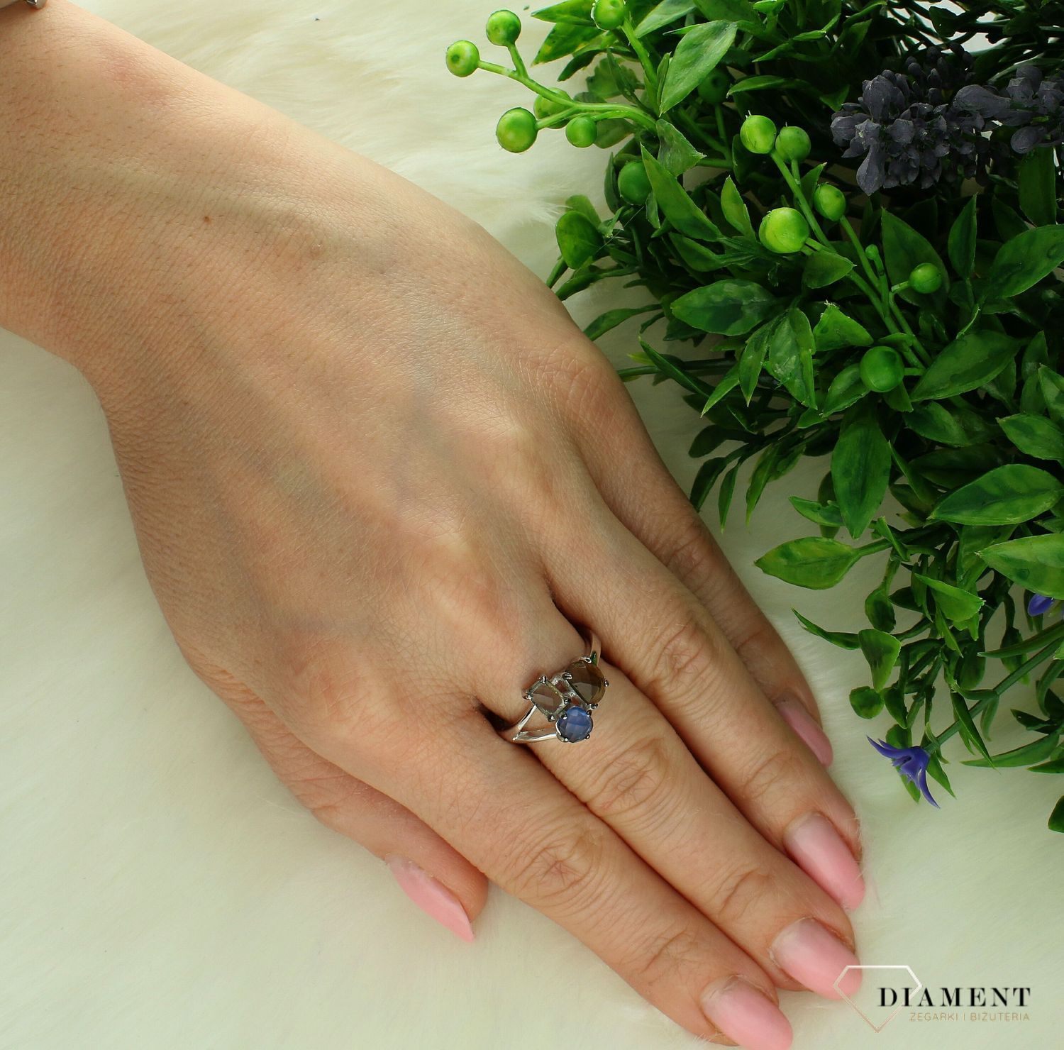 Srebrny pierścionek damski 925 z kolorowymi cyrkoniami AZP000000-336 (2).jpg