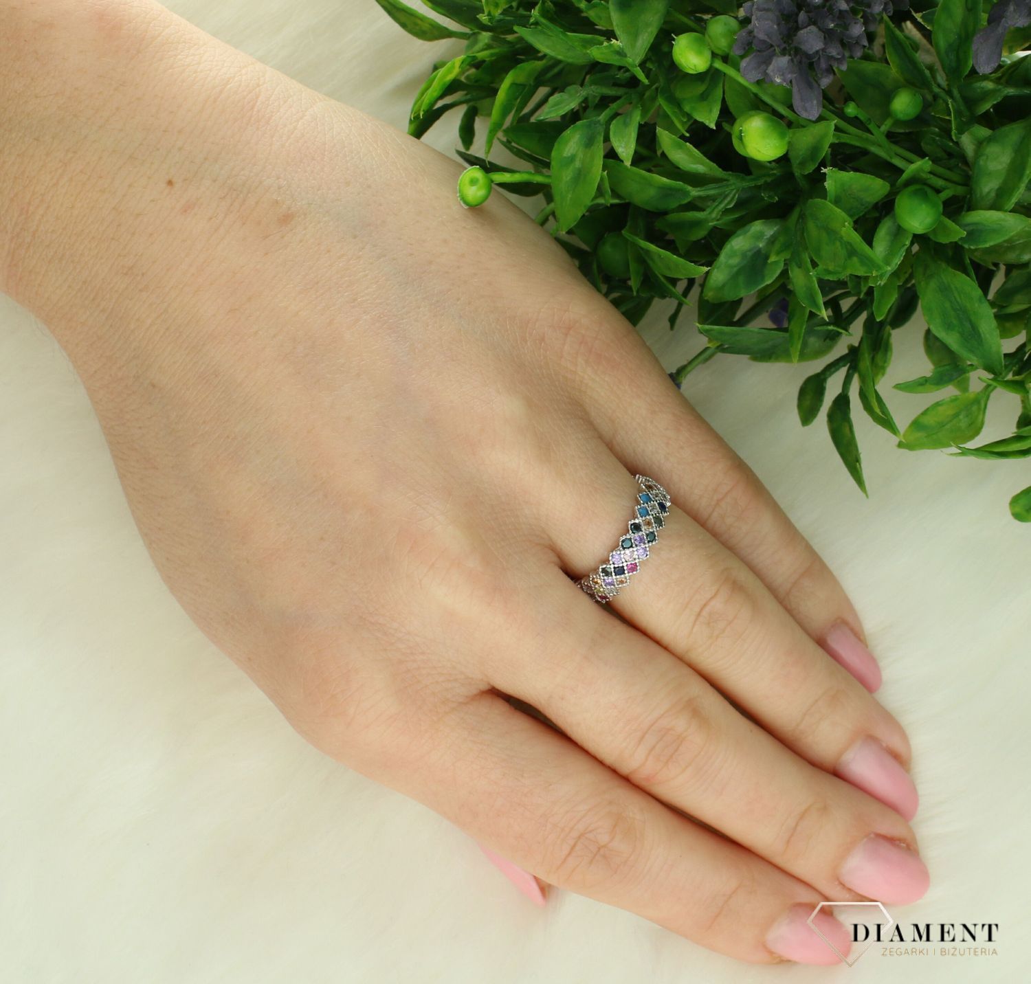 Srebrny pierścionek damski 925 obrączka z kolorowymi cyrkoniami AZP000000-373. Srebrny pierścionek damski. Pierścionek srebrny kolorowa obrączka. Srebrny pierścionek damski na prezent..jpg