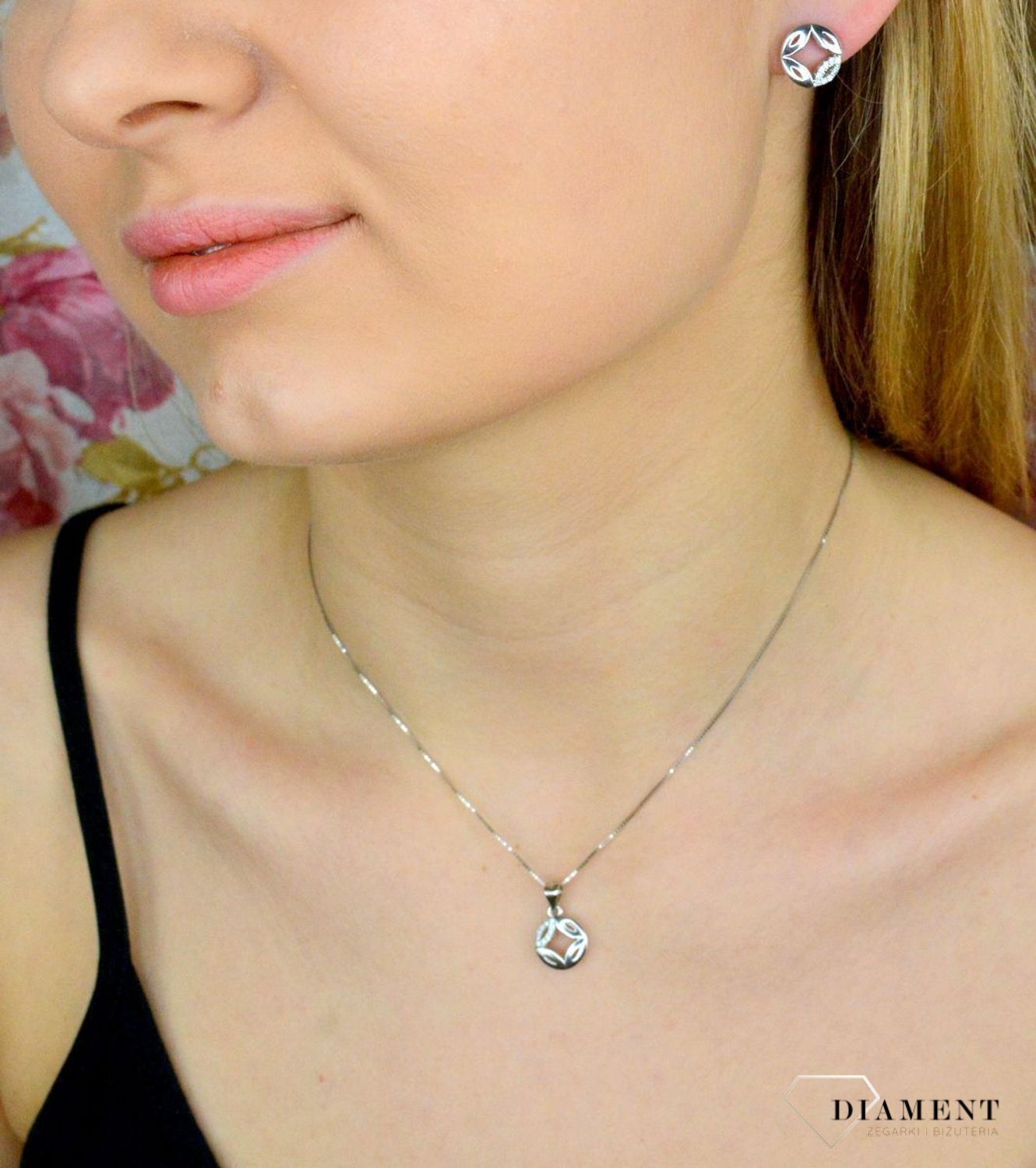 Zawieszka damska  Okrągła gwiazdka  AZZ000000-040.jpg