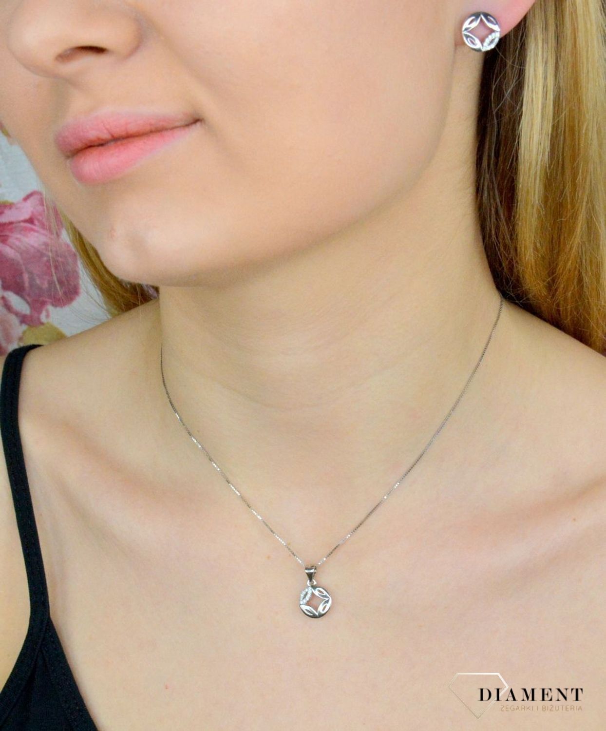 Zawieszka damska  Okrągła gwiazdka  AZZ000000-040.jpg