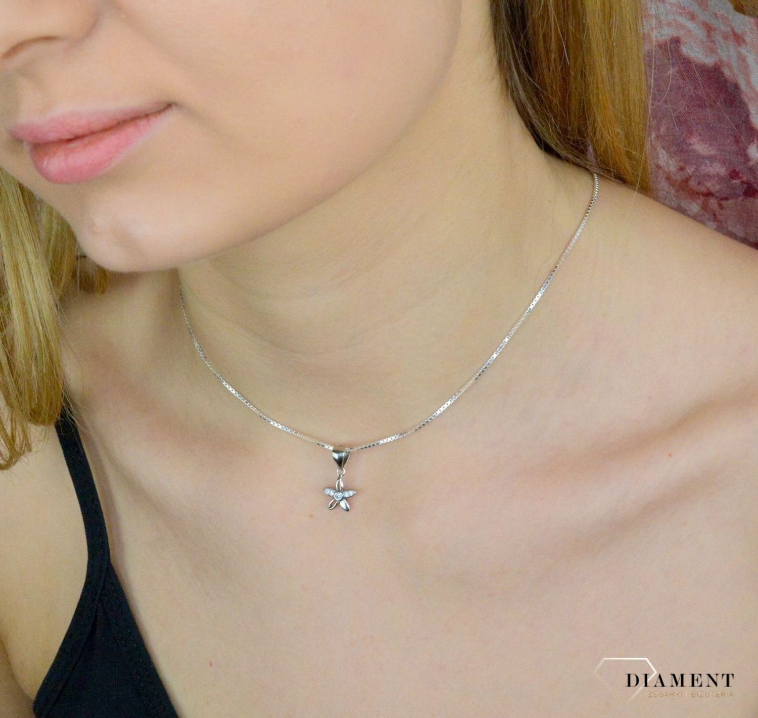 Zawieszka dziecięca  Srebrna stokrotka  AZZ000000-327.jpg