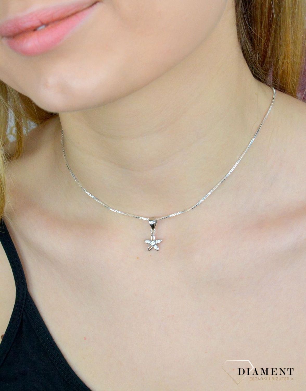 Zawieszka dziecięca  Srebrna stokrotka  AZZ000000-327.jpg