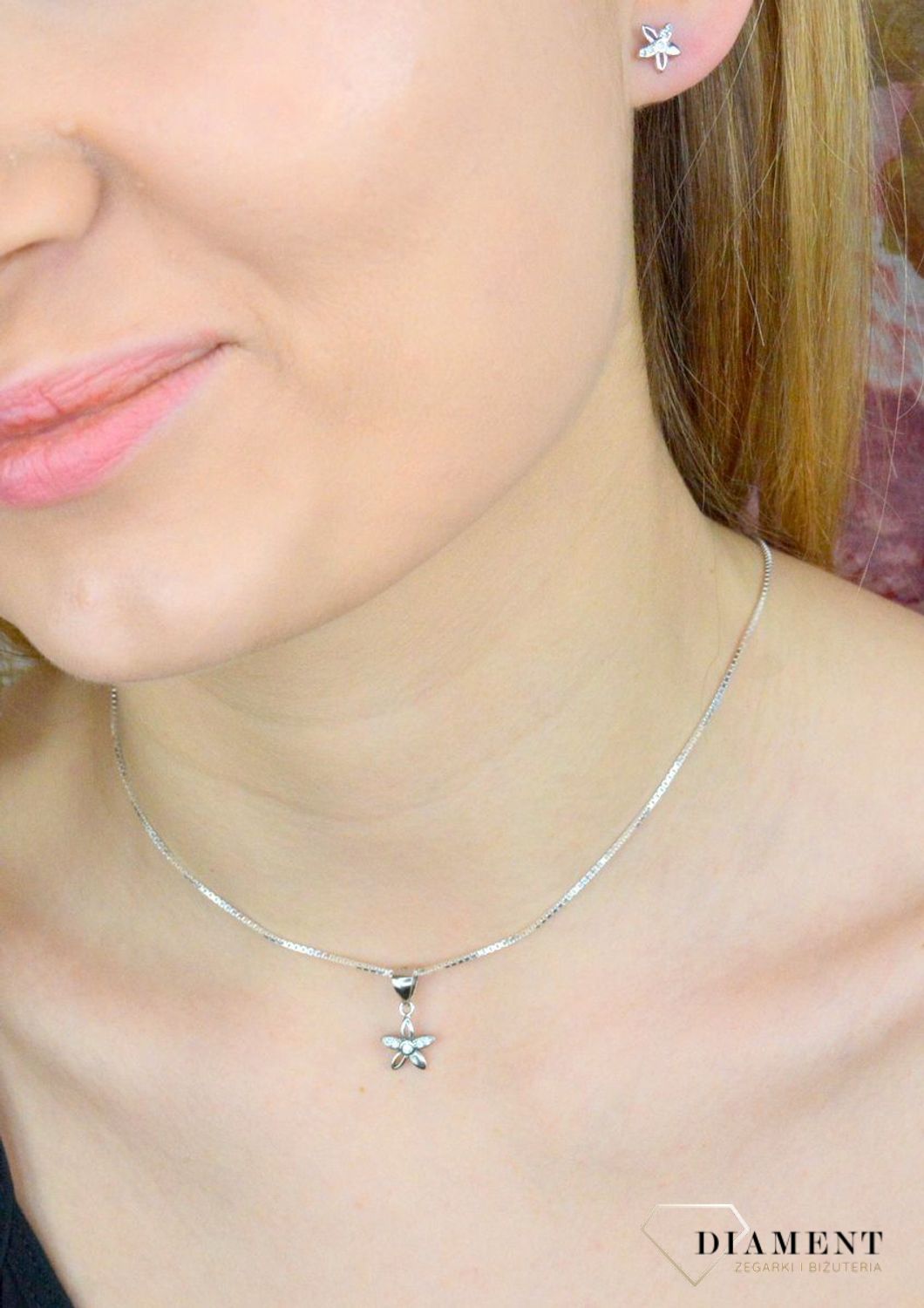 Zawieszka dziecięca  Srebrna stokrotka  AZZ000000-327.jpg