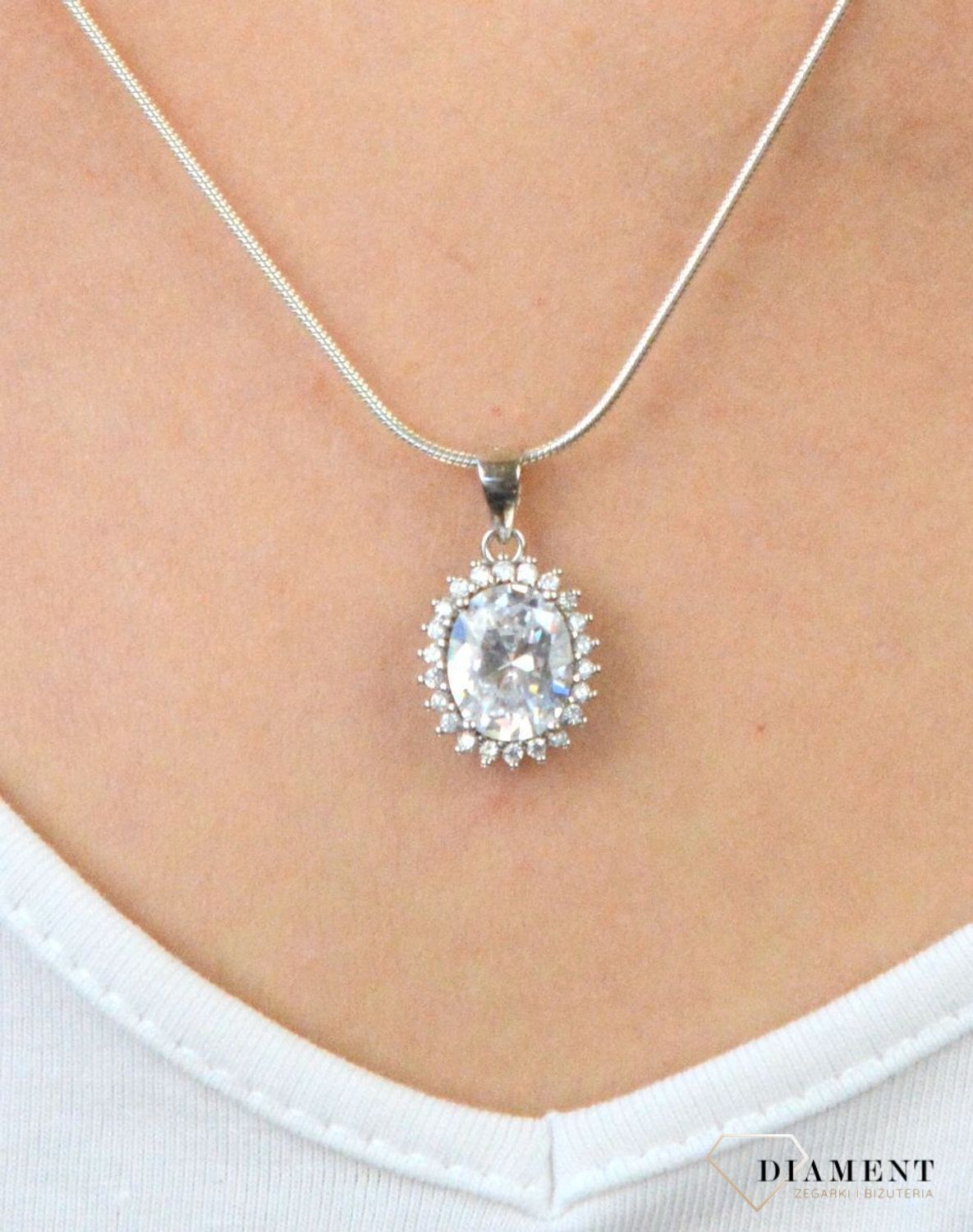 Zawieszka srebrna duża cyrkonia AZZ000000-333. Zawieszka srebrna z cyrkonią. Zawieszka z dużą białą cyrkonią. Zawieszka z cyrkoniami. Idealna zawieszka na prezent..jpg