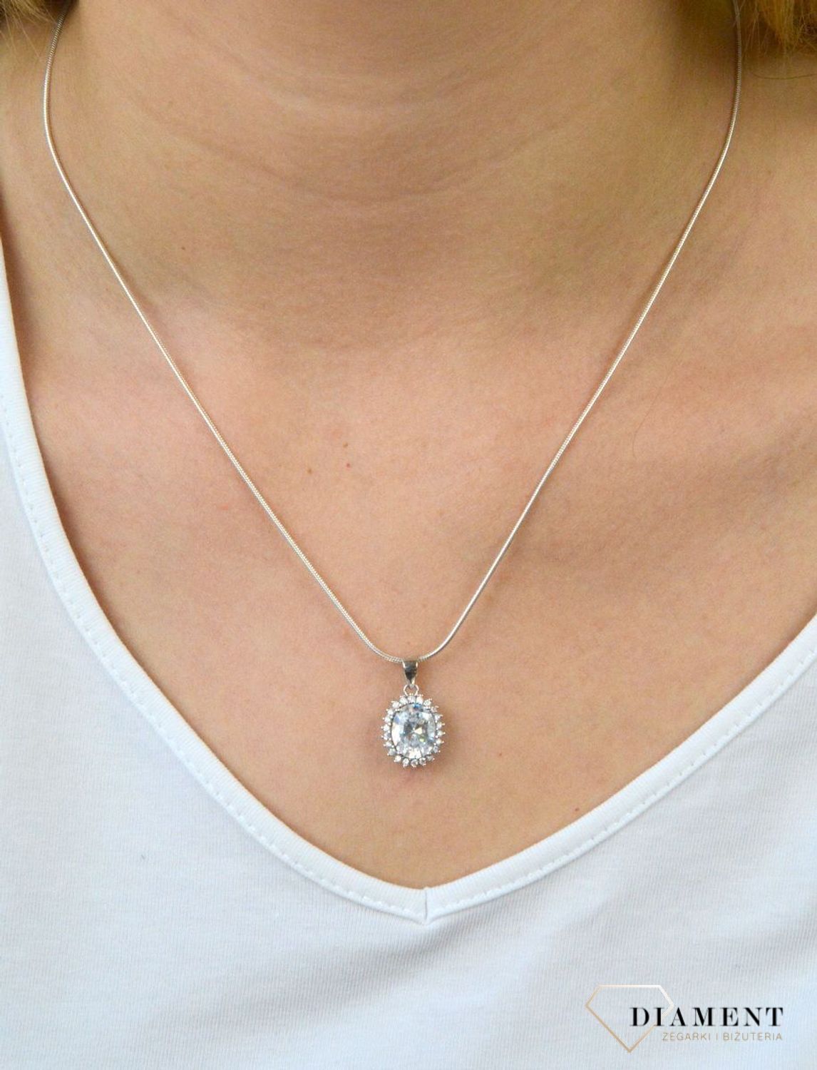 Zawieszka srebrna duża cyrkonia AZZ000000-333. Zawieszka srebrna z cyrkonią. Zawieszka z dużą białą cyrkonią. Zawieszka z cyrkoniami. Idealna zawieszka na prezent..jpg