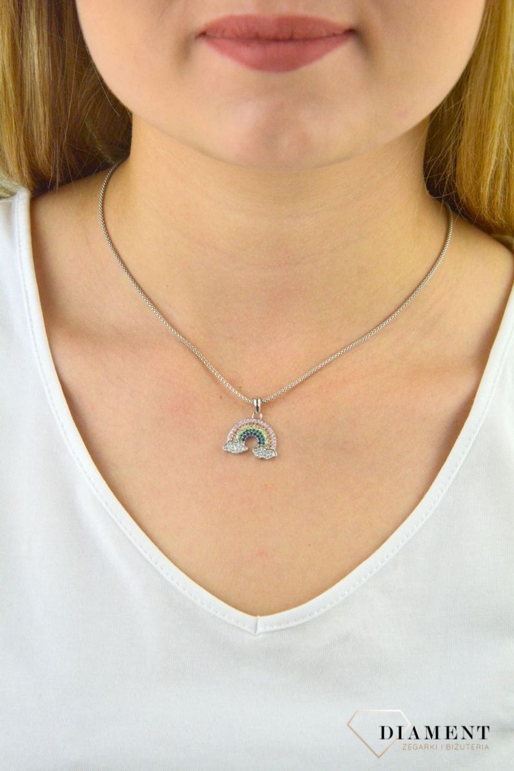 Zawieszka srebrna z kolorowymi cyrkoniami Tęcza AZZ000000-370. Zawieszka srebrna z cyrkoniami. Zawieszka w kształcie tęczy. Zawieszka srebrna kolorowa. Zawieszka z cyrkoniami. Zawieszka idealna na prezent..jpg