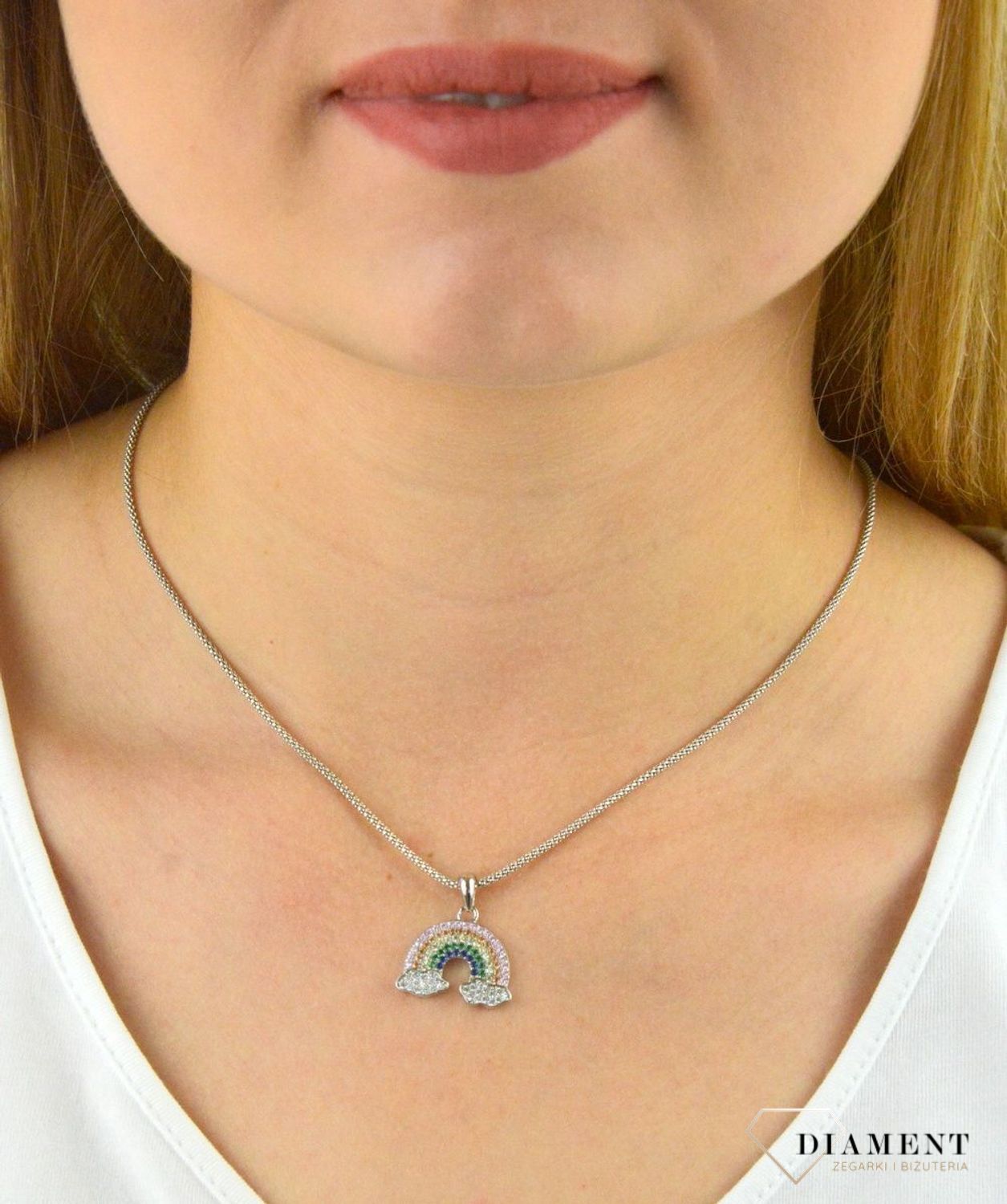 Zawieszka srebrna z kolorowymi cyrkoniami Tęcza AZZ000000-370. Zawieszka srebrna z cyrkoniami. Zawieszka w kształcie tęczy. Zawieszka srebrna kolorowa. Zawieszka z cyrkoniami. Zawieszka idealna na prezent..jpg