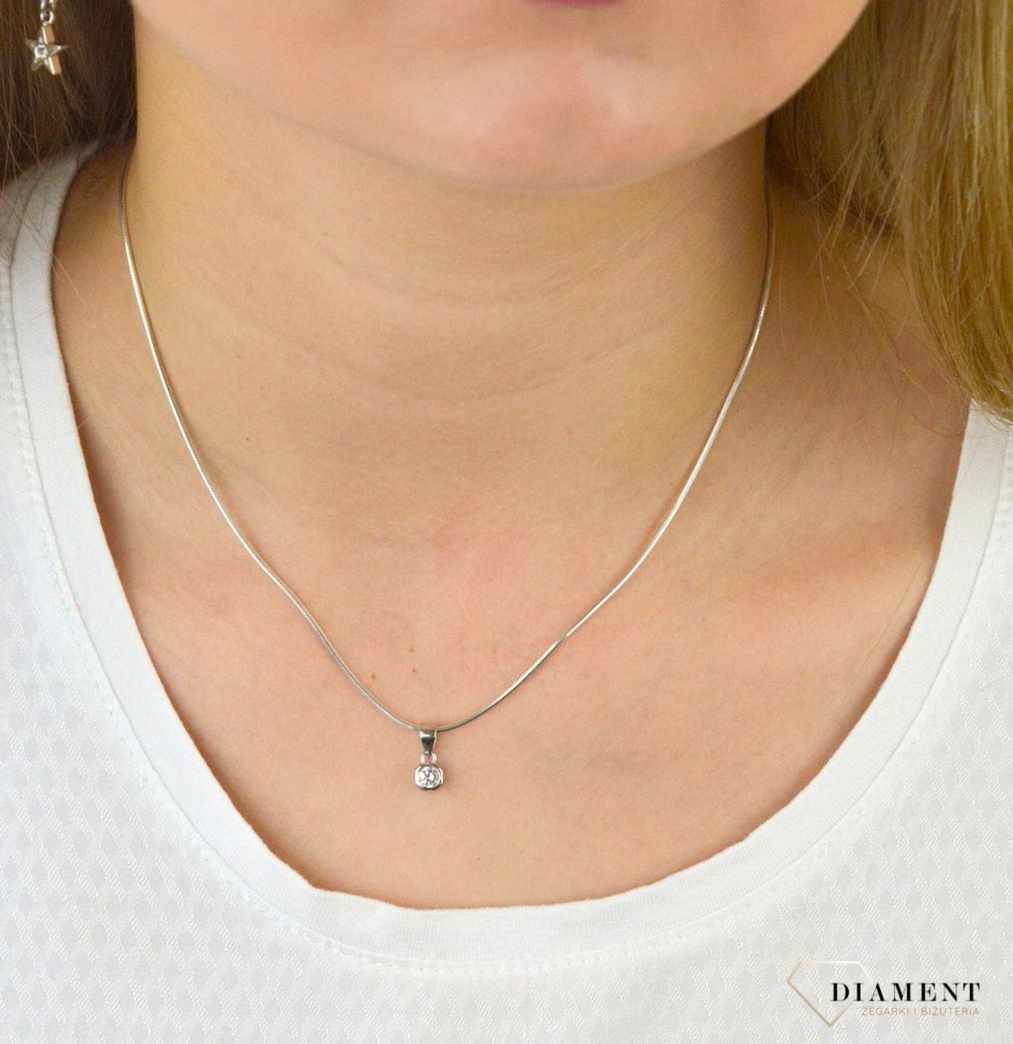 Srebrna zawieszka 925 z cyrkonią AZZ000000-507.jpg