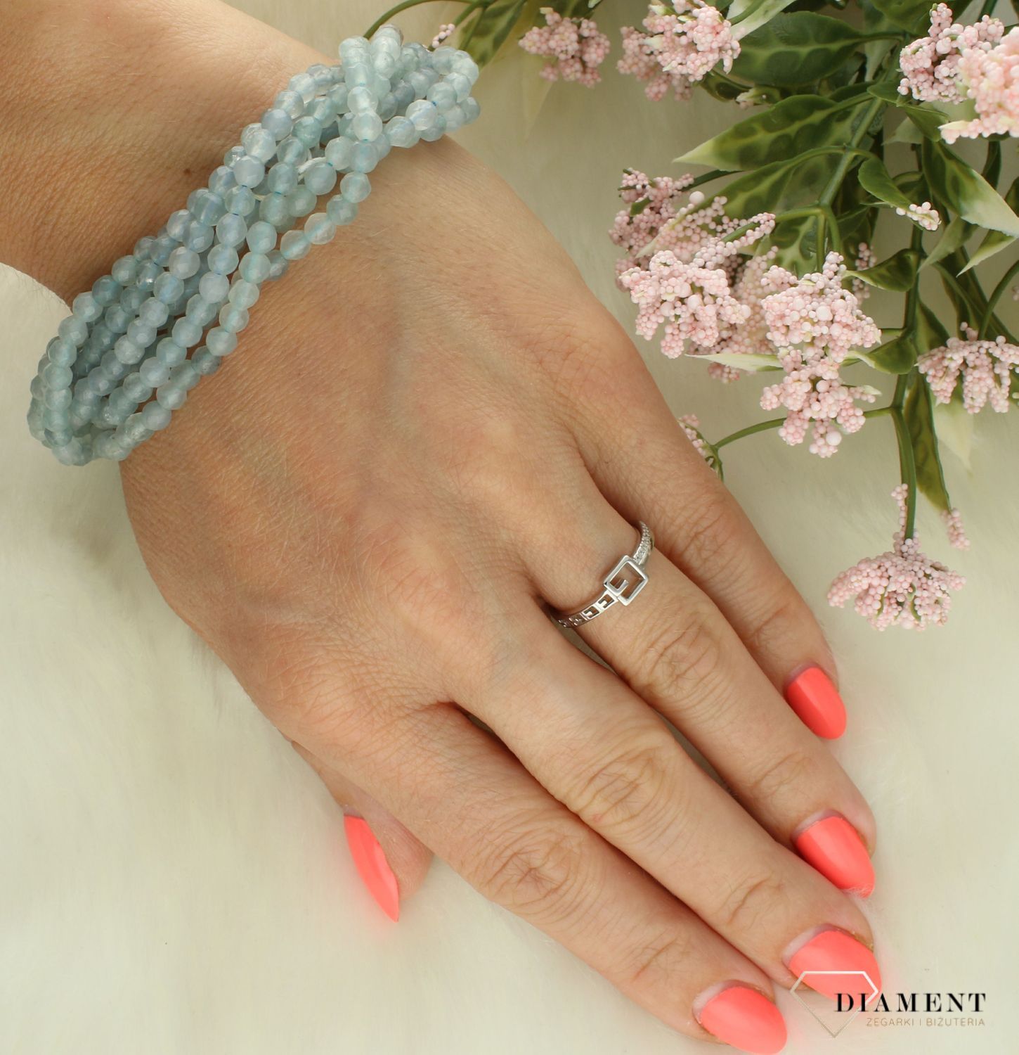 Bransoletka damska z kamieniami naturalnymi jadeit w kolorze błękitnym BCNIZ096. Bransoletka damska stalowa. Bransoletka damska z kamieniami naturalnymi. Bransoletka z kamieniami Jadeit. Damska bransoletka na prezent (1).jpg