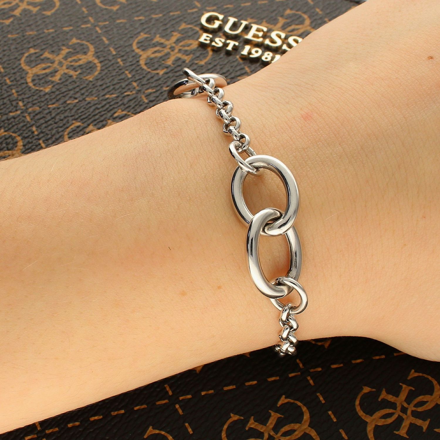 Bransoletka srebrna 925 składająca się z gładkich ogniw. Bransoletka srebrna wykonana z wysokiej jakości srebra próby 925 z dbałością o każdy szczegół.  (1).jpg