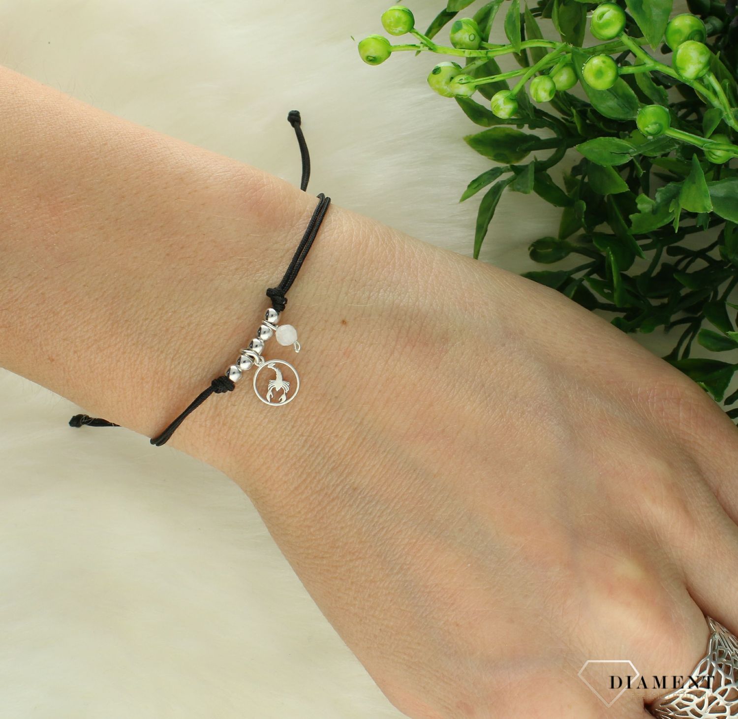 Srebrna bransoletka 925 na czarnym sznurku z kamieniem księżycowym Zodiak Rak B22-RAK (2).jpg