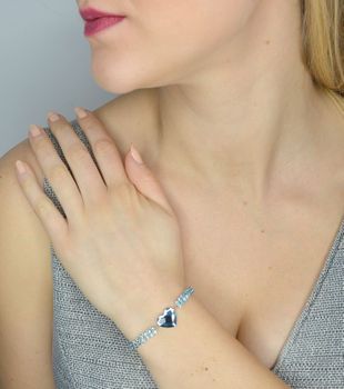 Bransoletka srebrna Spark Swarovski niebieskie serce. Oryginalna i stylowa bransoletka marki Spark to ciekawa biżuteria z efektownym połączeniem srebra i luksusowych kryształków Swarovskiego (1).JPG
