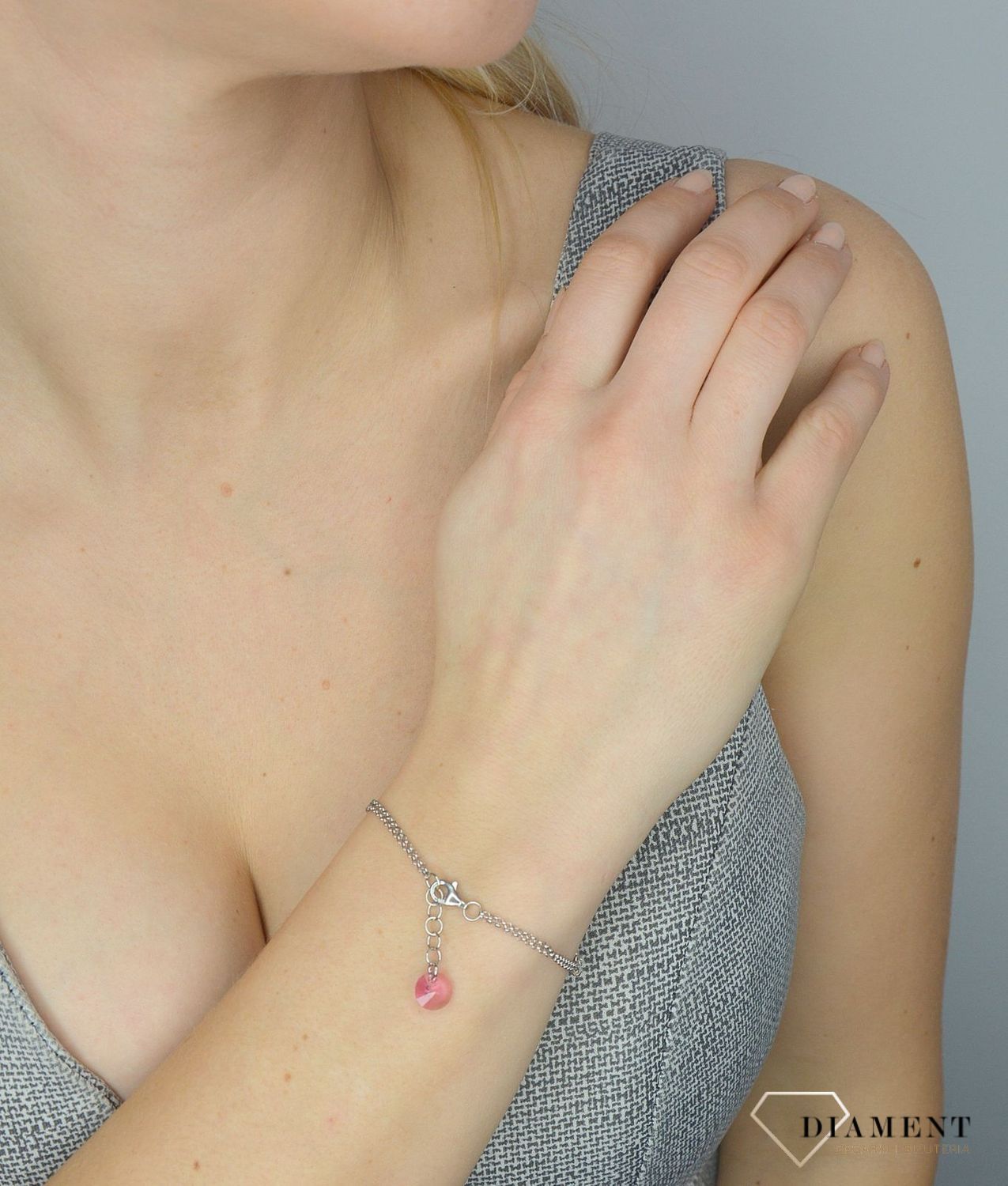 Oryginalna i stylowa bransoletka marki Spark to ciekawa biżuteria z efektownym połączeniem srebra i luksusowych kryształków Swarovskiego..jpg