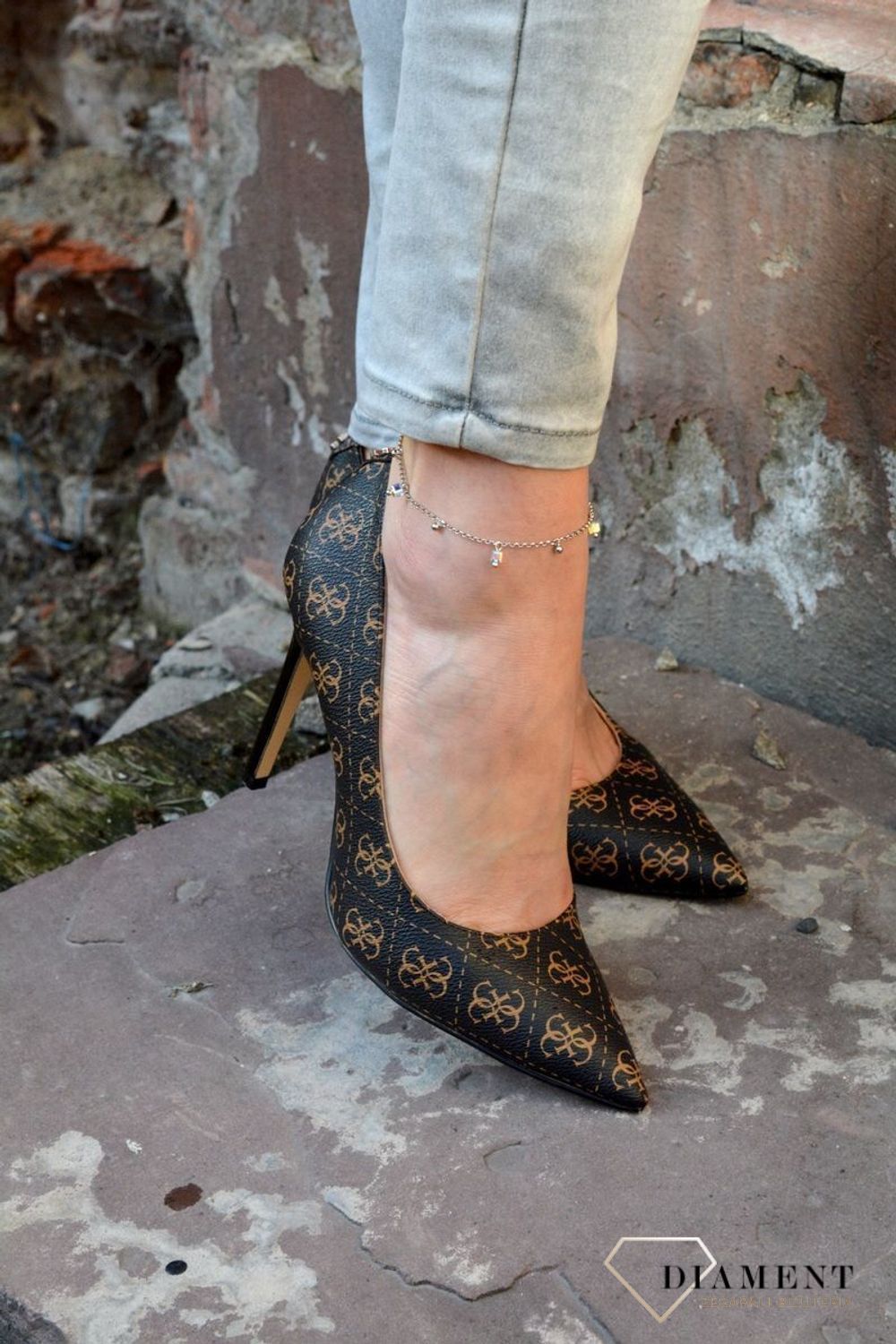 BA56013AB Bransoletka na nogę z kwadratowymi jasnymi kryształkami Swarovskiego BA56013AB..jpg