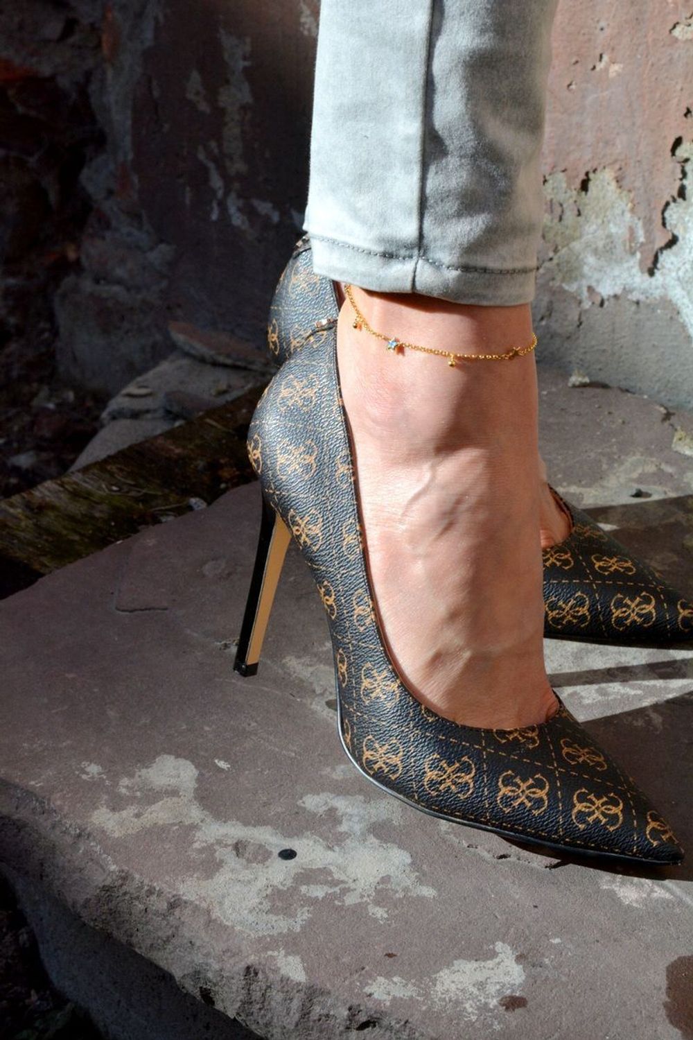 bransoletka na kostke zlota z gwiazdkami BAG28163AB.jpg