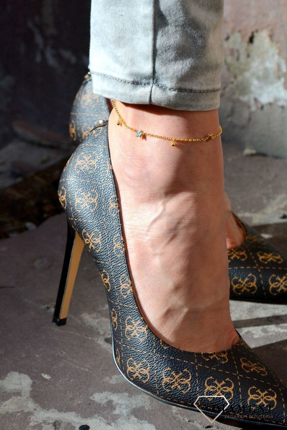 bransoletka na kostke zlota z gwiazdkami BAG28163AB.jpg