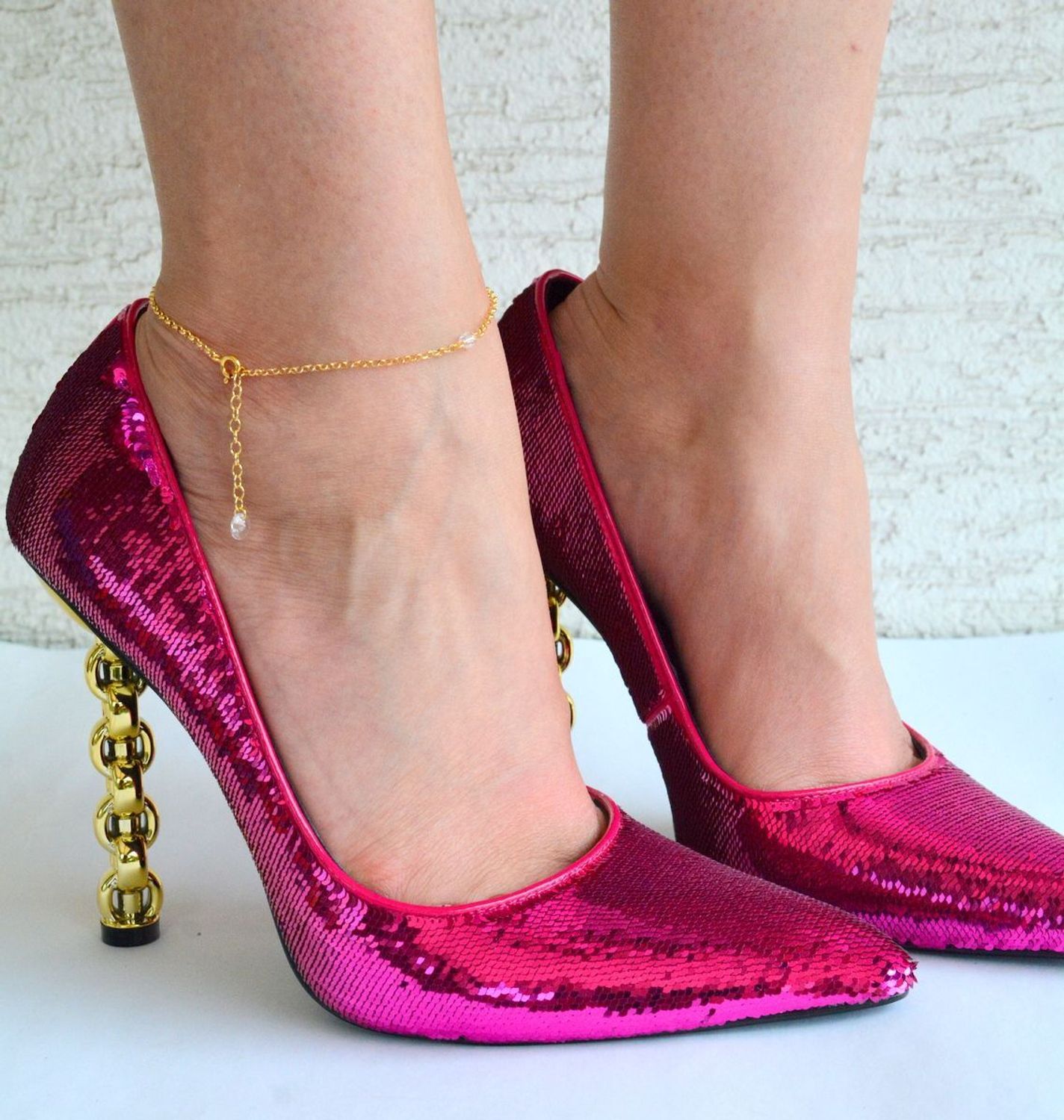 Pozłacana bransoletka na nogę z kryształkami Swarovskiego i znakiem nieskończoności BAG31024. Bransoletki na nogę to oryginalna, kobieca biżuteria, szczególnie pasująca do letnich i wakacyjnych stylizacji..jpg