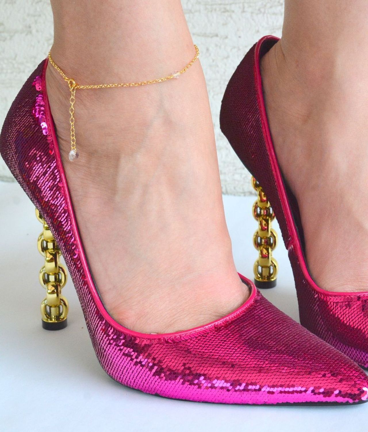 Pozłacana bransoletka na nogę z kryształkami Swarovskiego i znakiem nieskończoności BAG31024. Bransoletki na nogę to oryginalna, kobieca biżuteria, szczególnie pasująca do letnich i wakacyjnych stylizacji..jpg