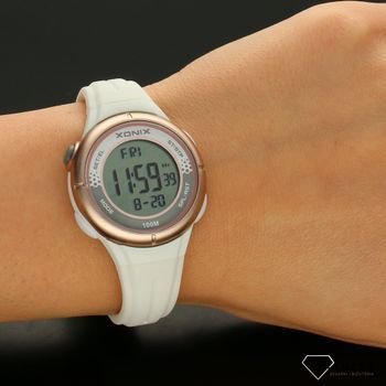 Zegarek dla dziewczynki na białym pasku z wyświetlaczem. XONIX BAO-001. Sportowy zegarek dla dziewczynki do pływania (5).jpg