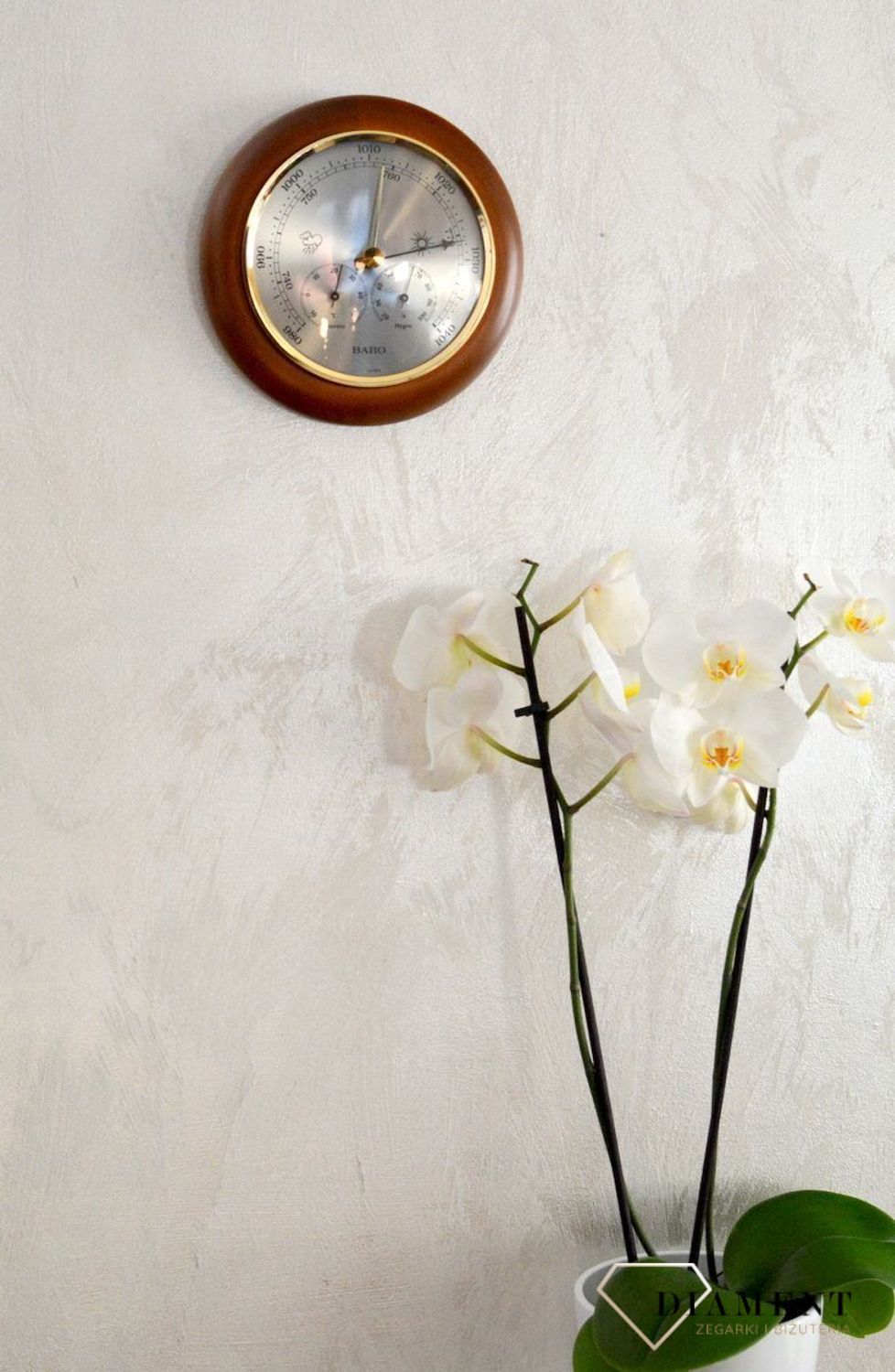 Drewniana stacja pogody Barometr 'Drewno Kalwados' Termometr Higrometr BAROMETR180-08.Barometr mieści się w okrągłej obudowie z drewna (3).JPG