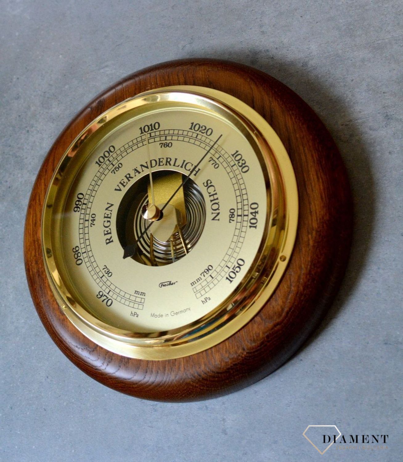 Drewniana stacja pogody BAROMETR240 Efektowna pod względem wyglądu i wykonania stacja pogody. Okrągły barometr pokojowy do powieszenia wewnątrz budynków.  (3).JPG