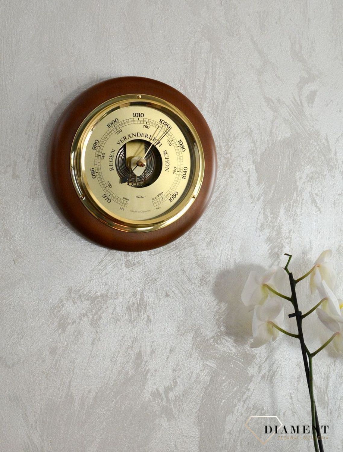 Drewniana stacja pogody Barometr 'Drewno Ciemny Orzech' BAROMETR240-08. Efektowna pod względem wyglądu i wykonania stacja pogody. Okrągły barometr z widocznym mechanizmem.  (7).JPG